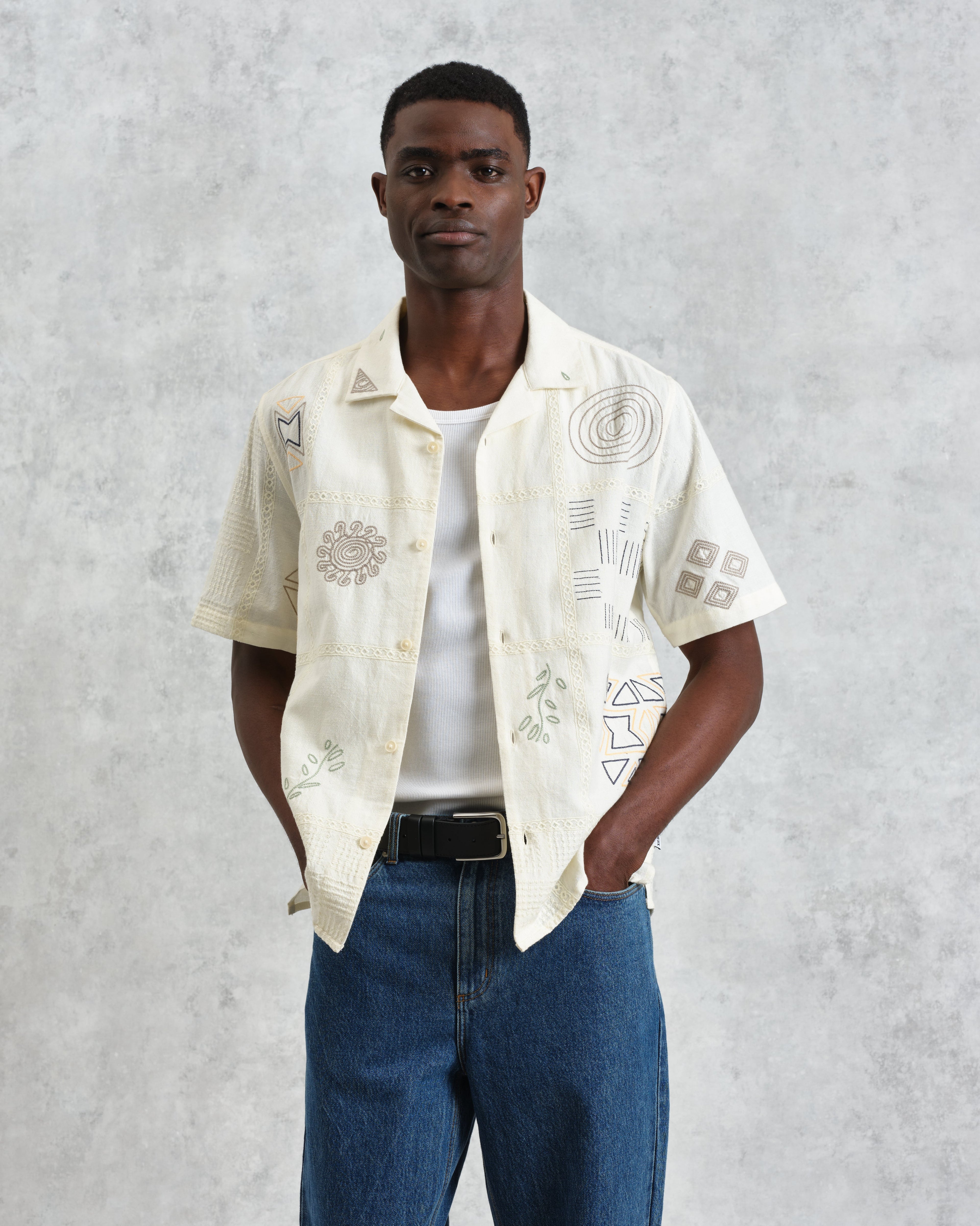Didcot - Ecru Doodle Embroidered Short-Sleeve Shirt