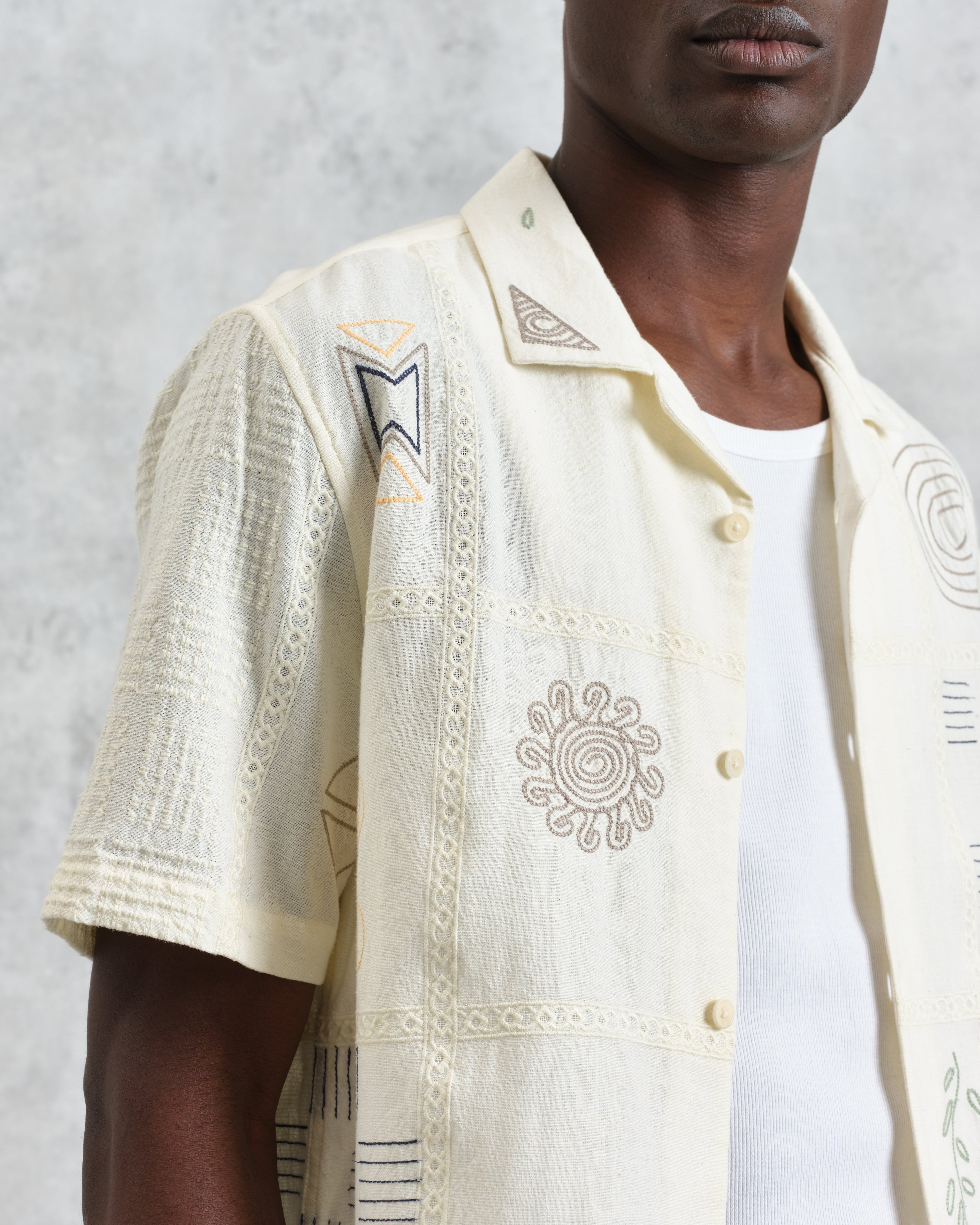 Didcot - Ecru Doodle Embroidered Short-Sleeve Shirt