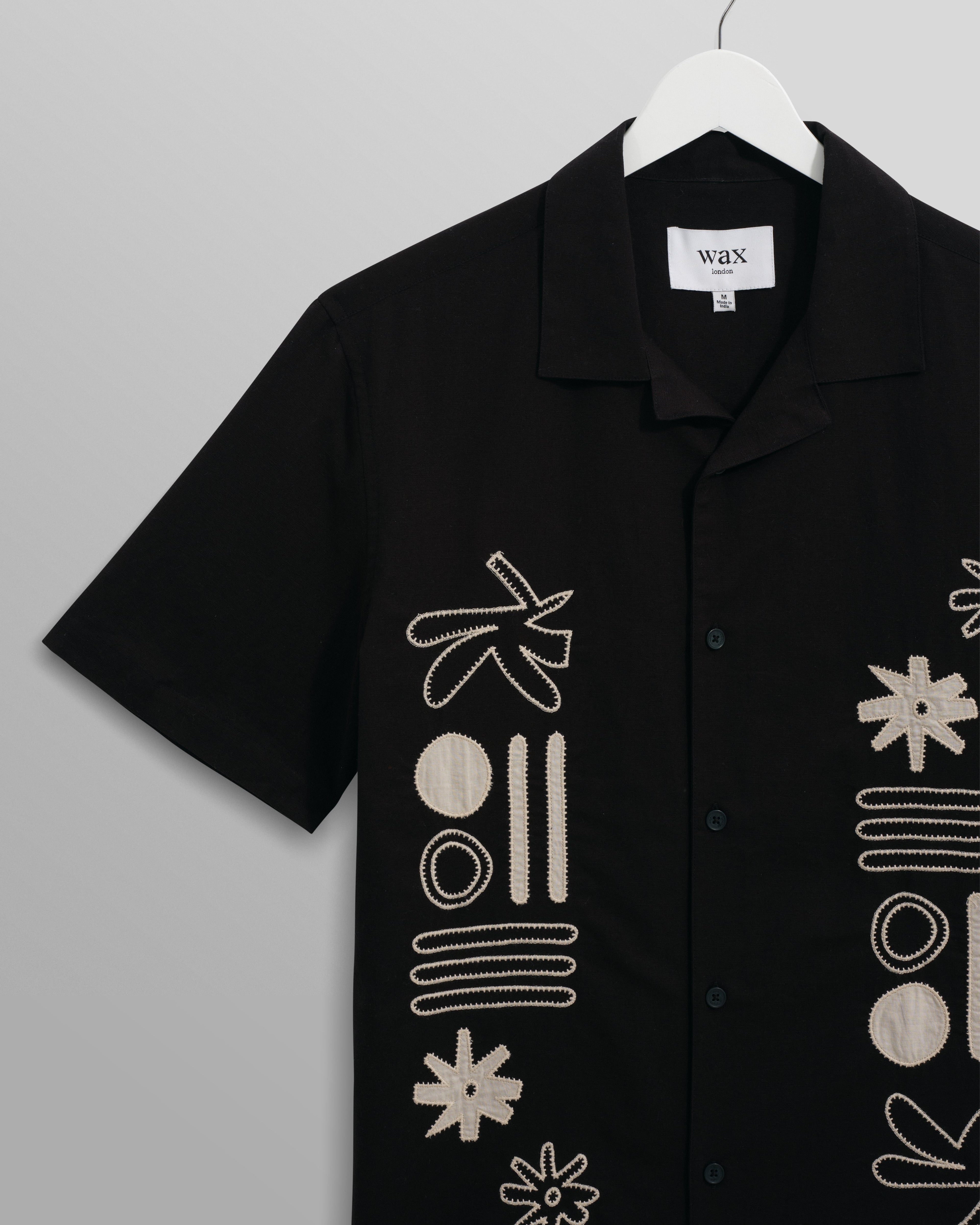 Didcot - Black And Ecru Abstract Applique Short-Sleeve Shirt