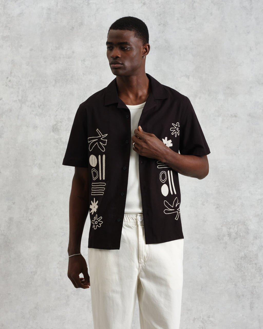 Didcot - Black And Ecru Abstract Applique Short-Sleeve Shirt