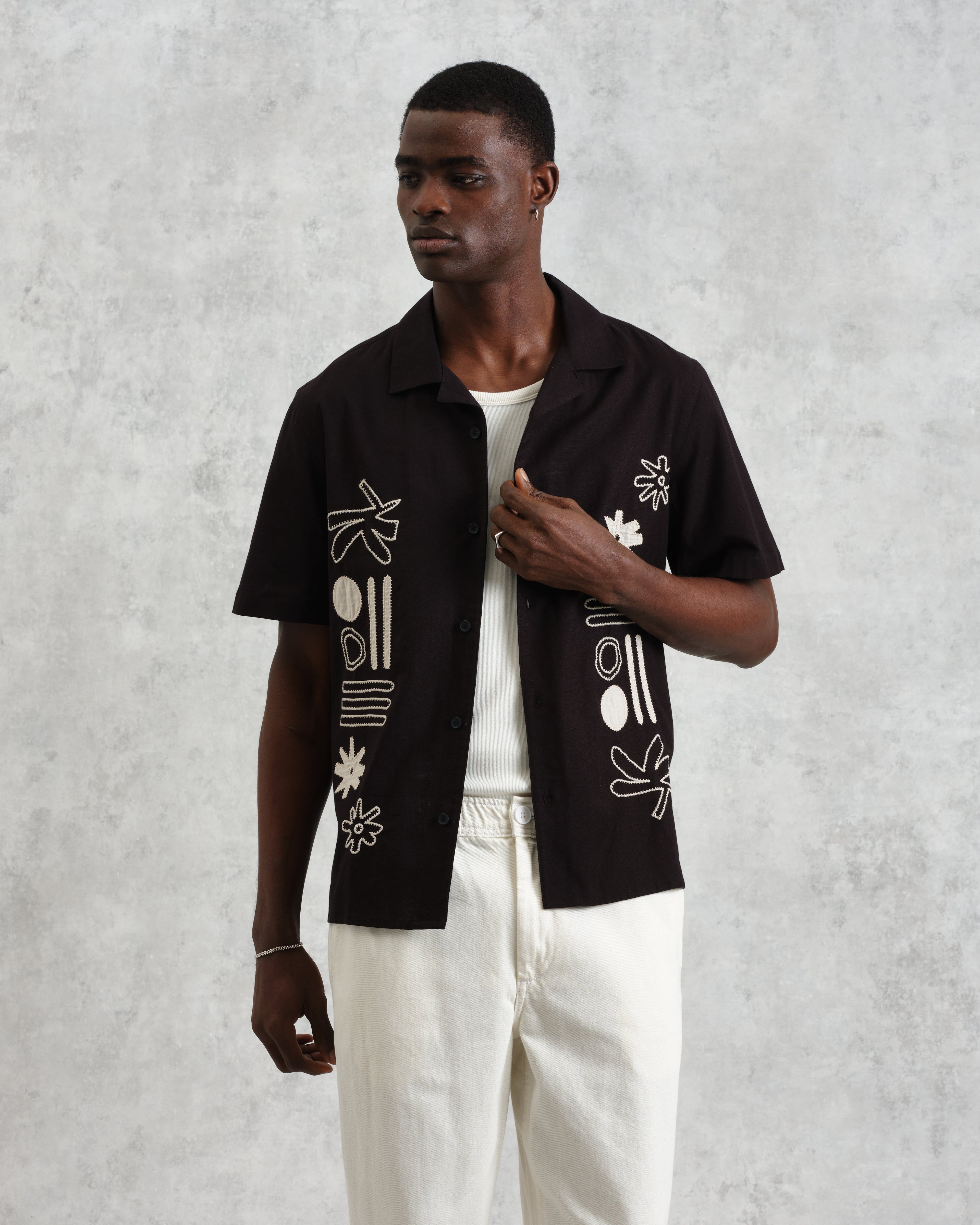 Didcot - Black And Ecru Abstract Applique Short-Sleeve Shirt