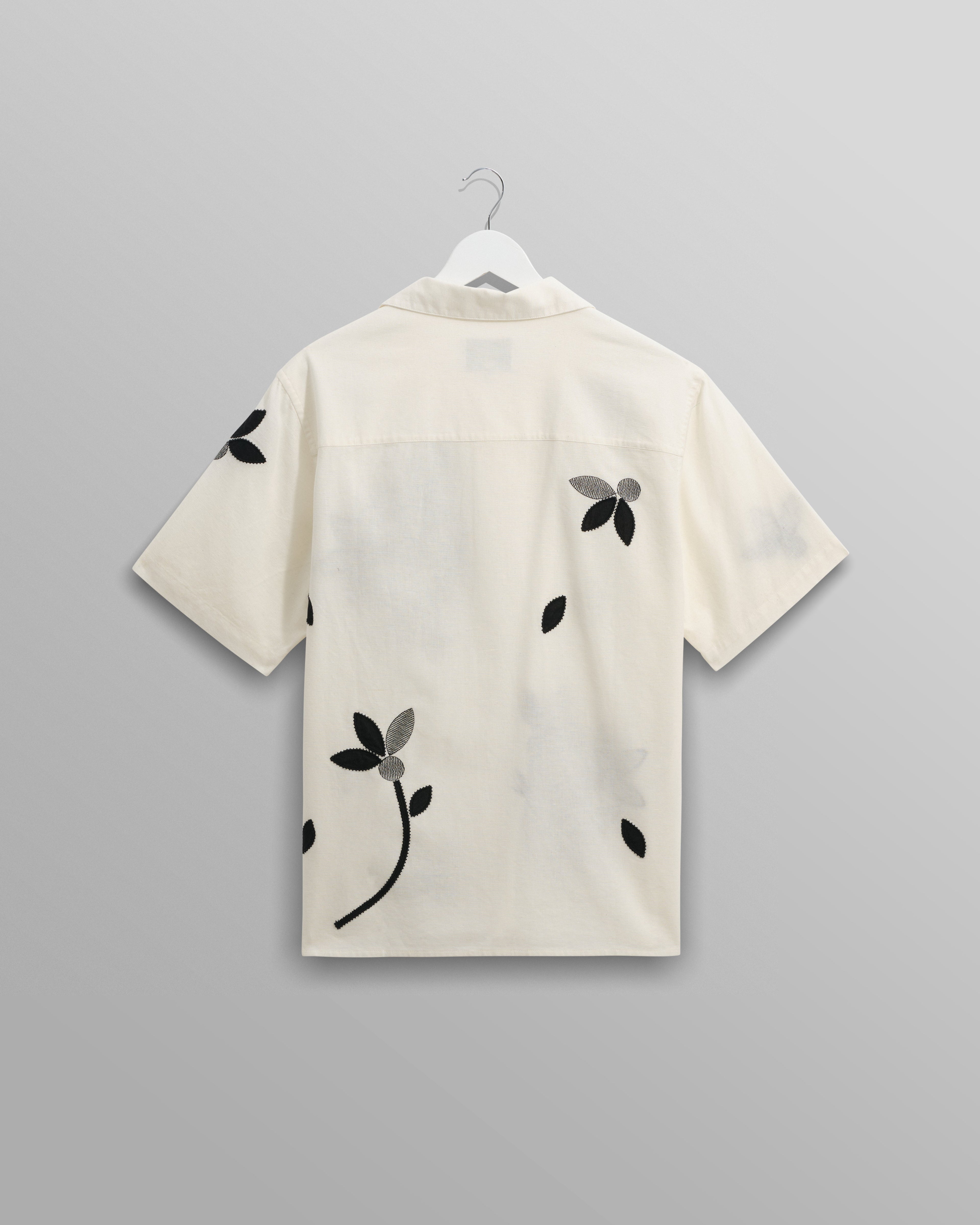 Didcot - Ecru And Black Bloom Applique Short-Sleeve Shirt