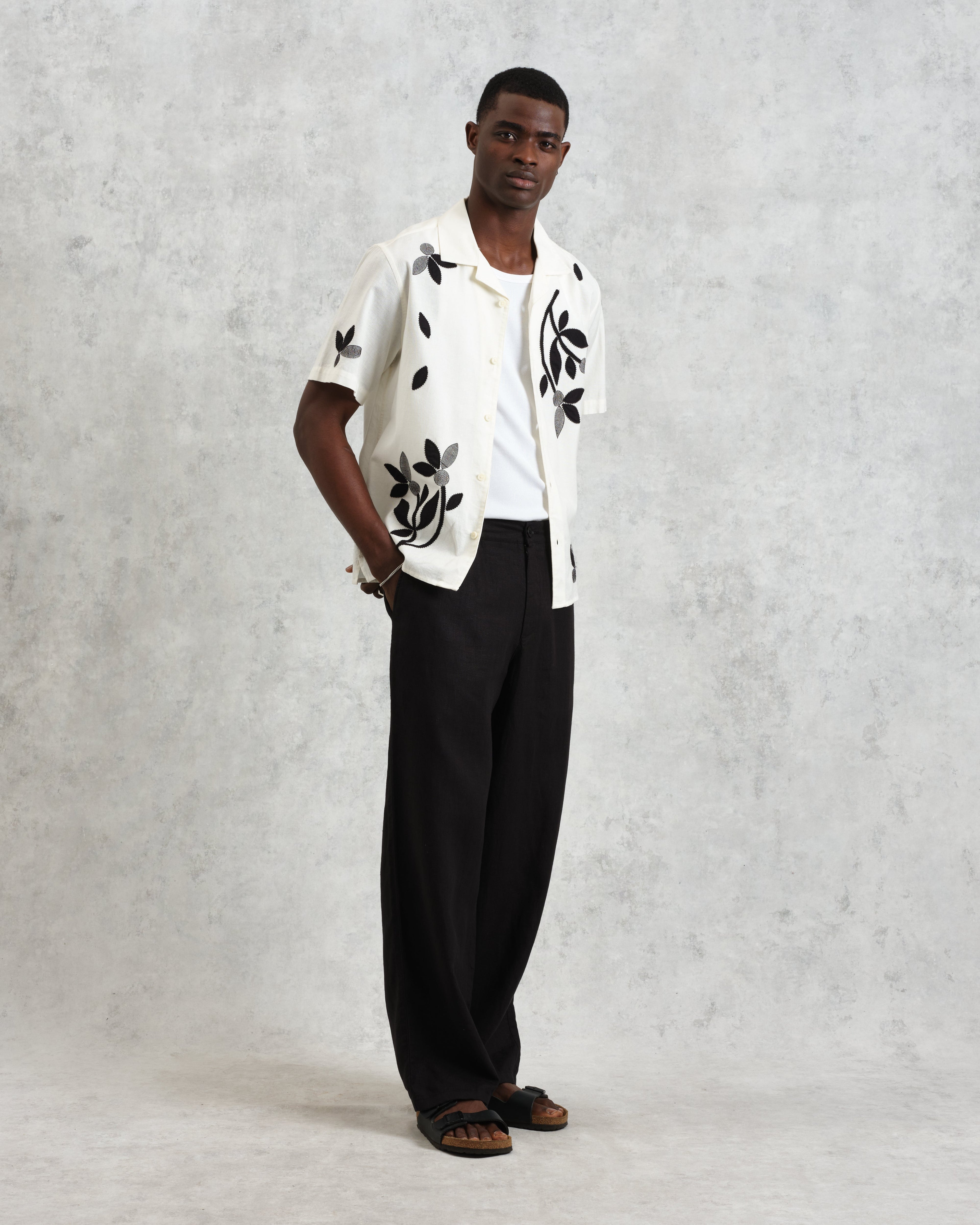 Didcot - Ecru And Black Bloom Applique Short-Sleeve Shirt