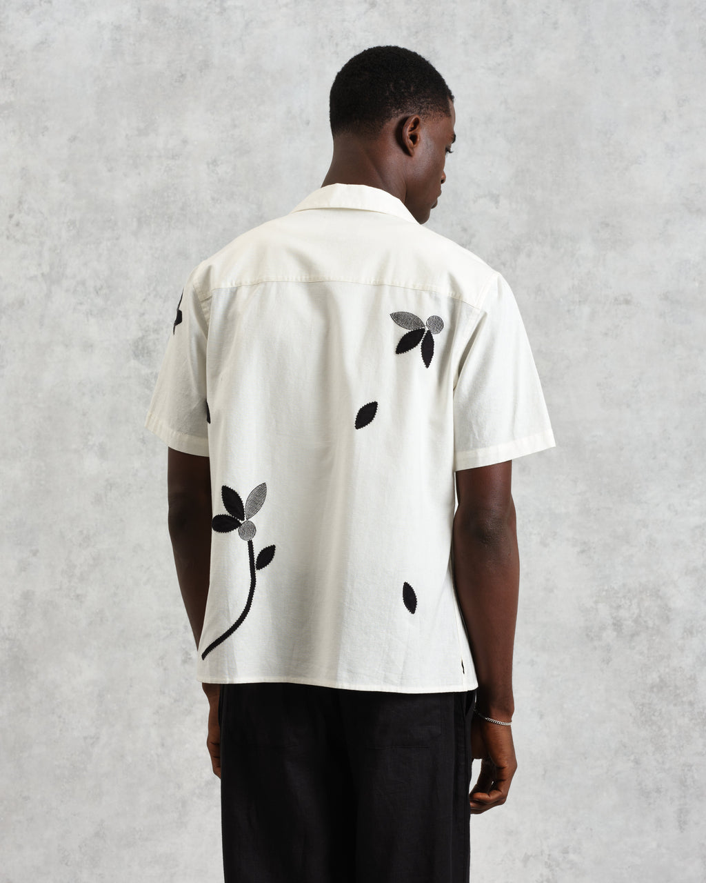 Didcot - Ecru And Black Bloom Applique Short-Sleeve Shirt
