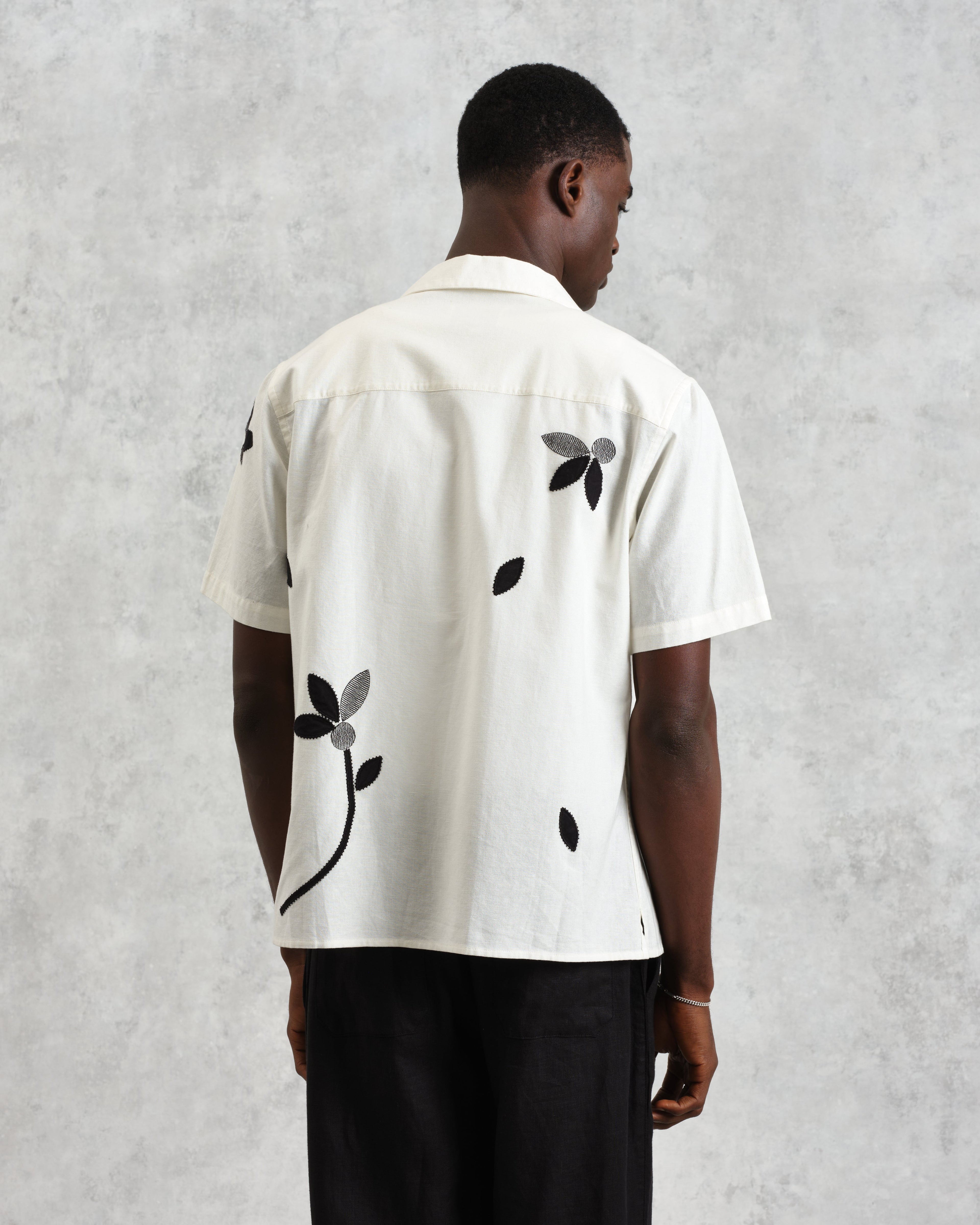 Didcot - Ecru And Black Bloom Applique Short-Sleeve Shirt