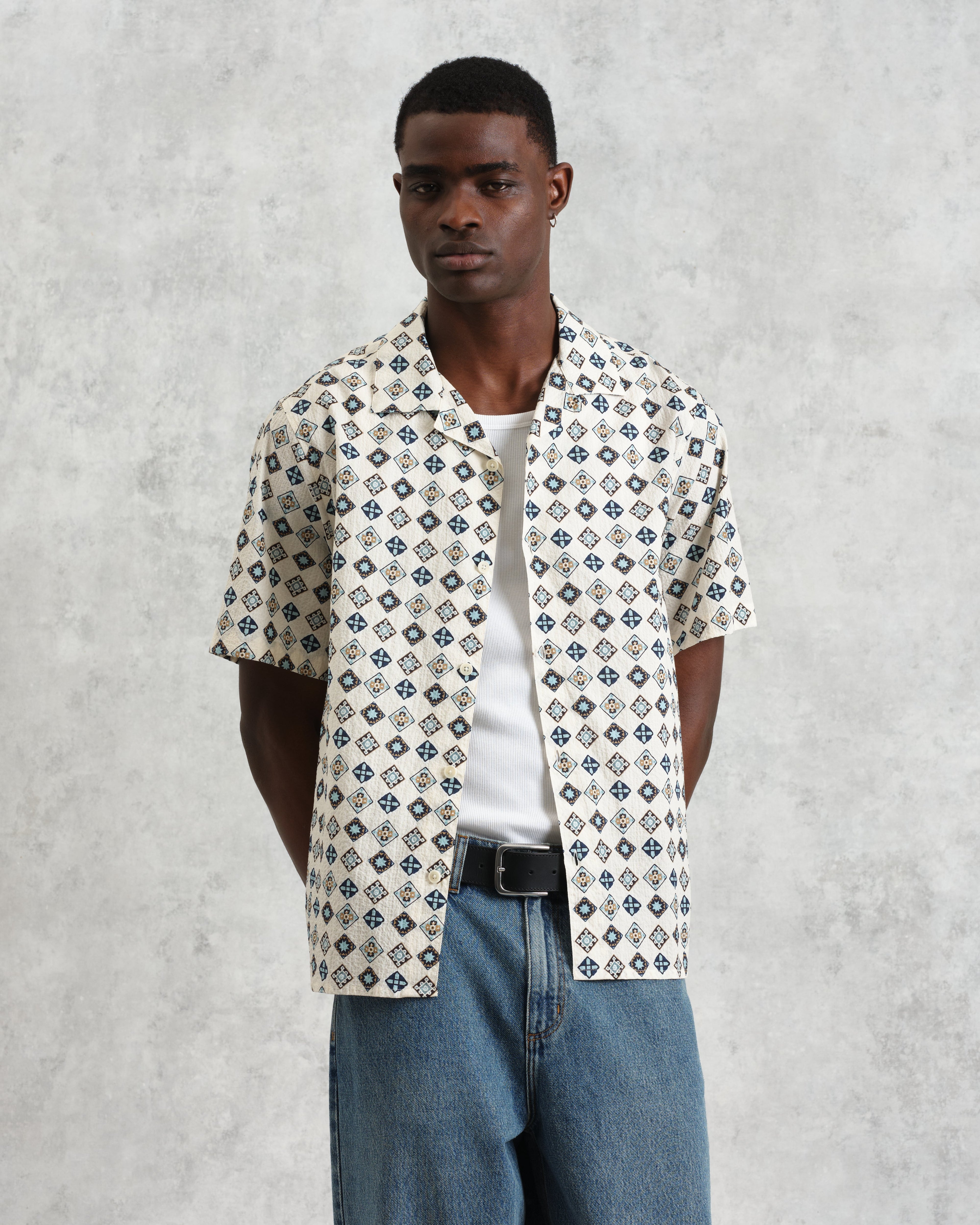Didcot - Ecru And Multicolour Geometric Tile Seersucker Short-Sleeve Shirt