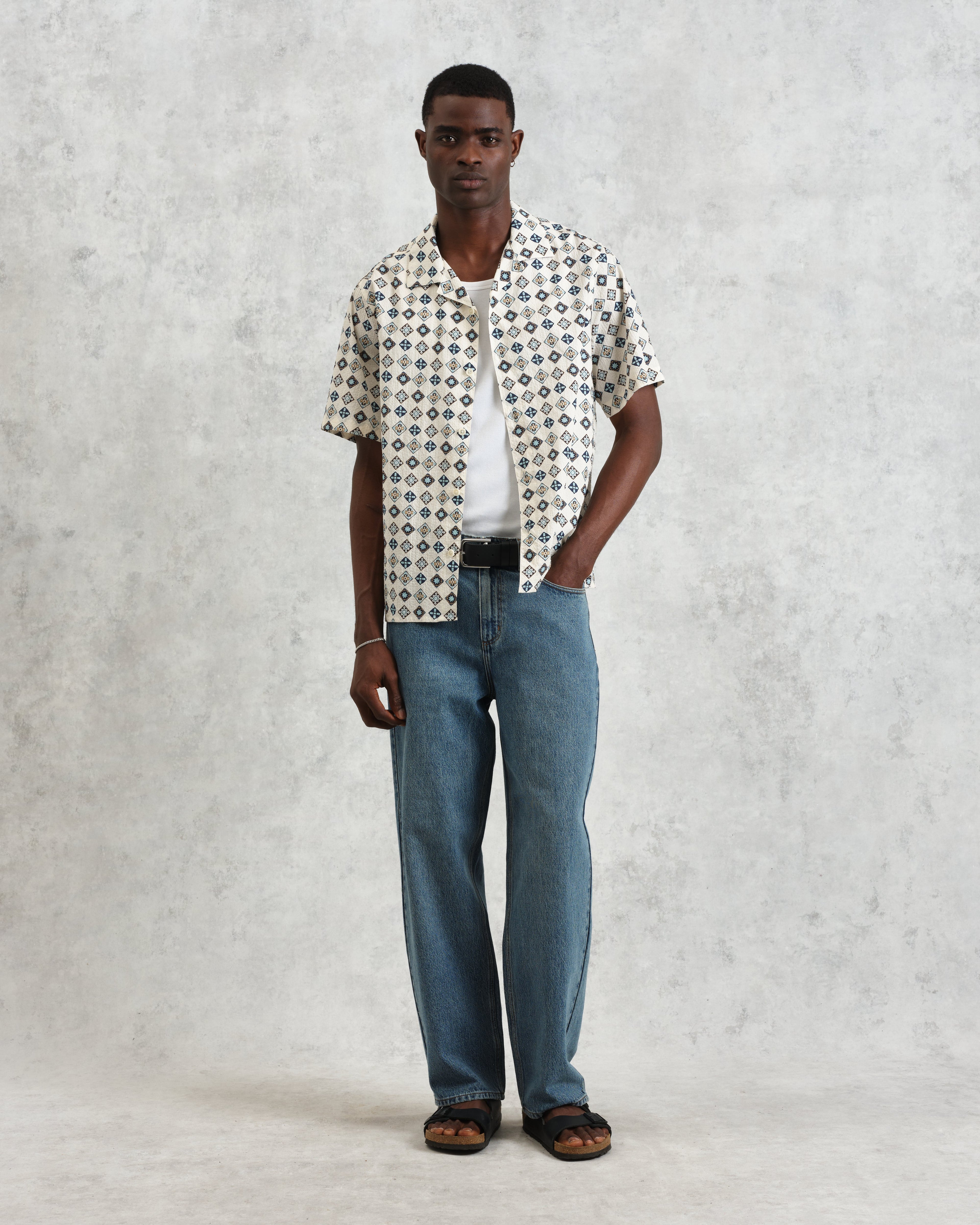Didcot - Ecru And Multicolour Geometric Tile Seersucker Short-Sleeve Shirt