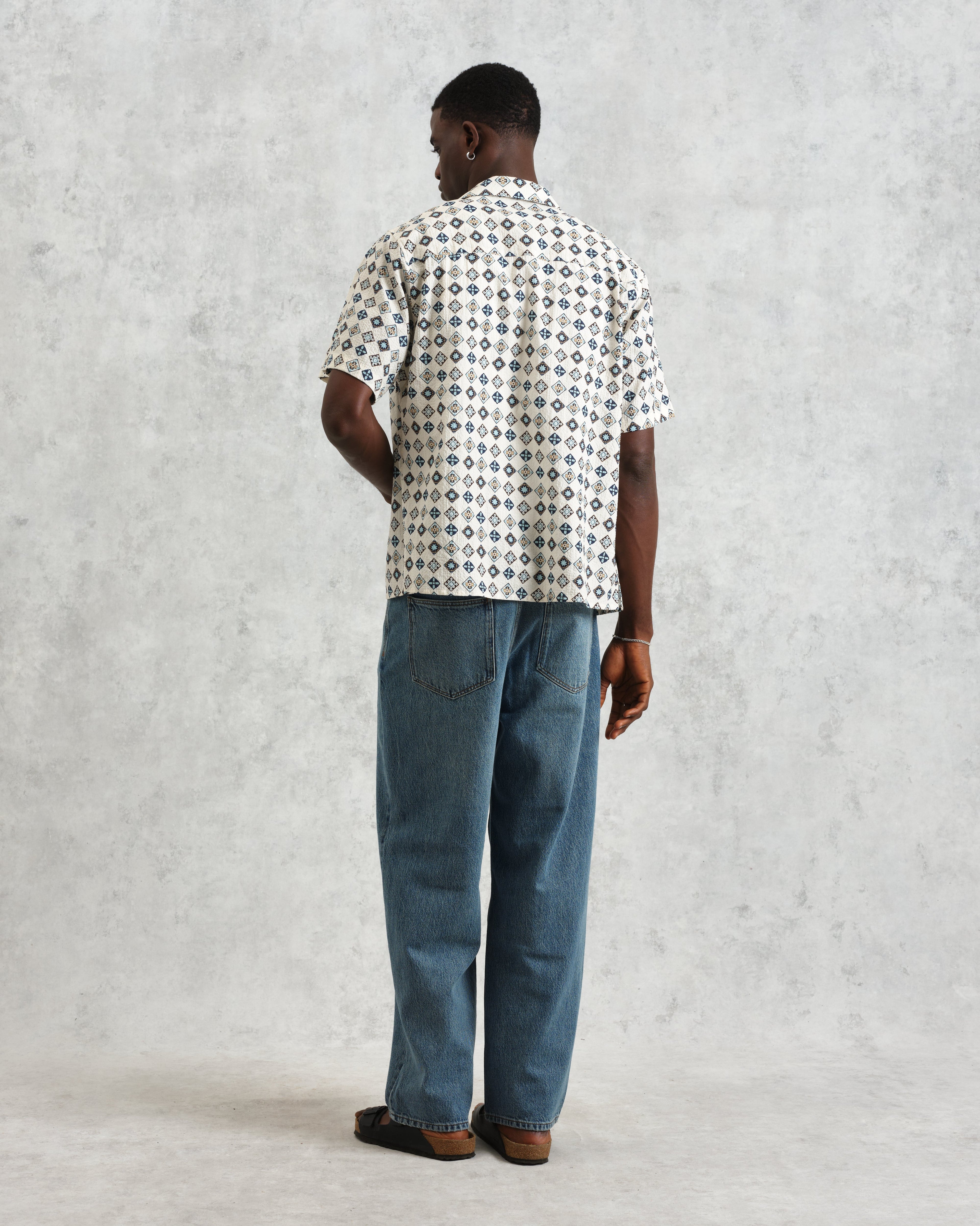 Didcot - Ecru And Multicolour Geometric Tile Seersucker Short-Sleeve Shirt