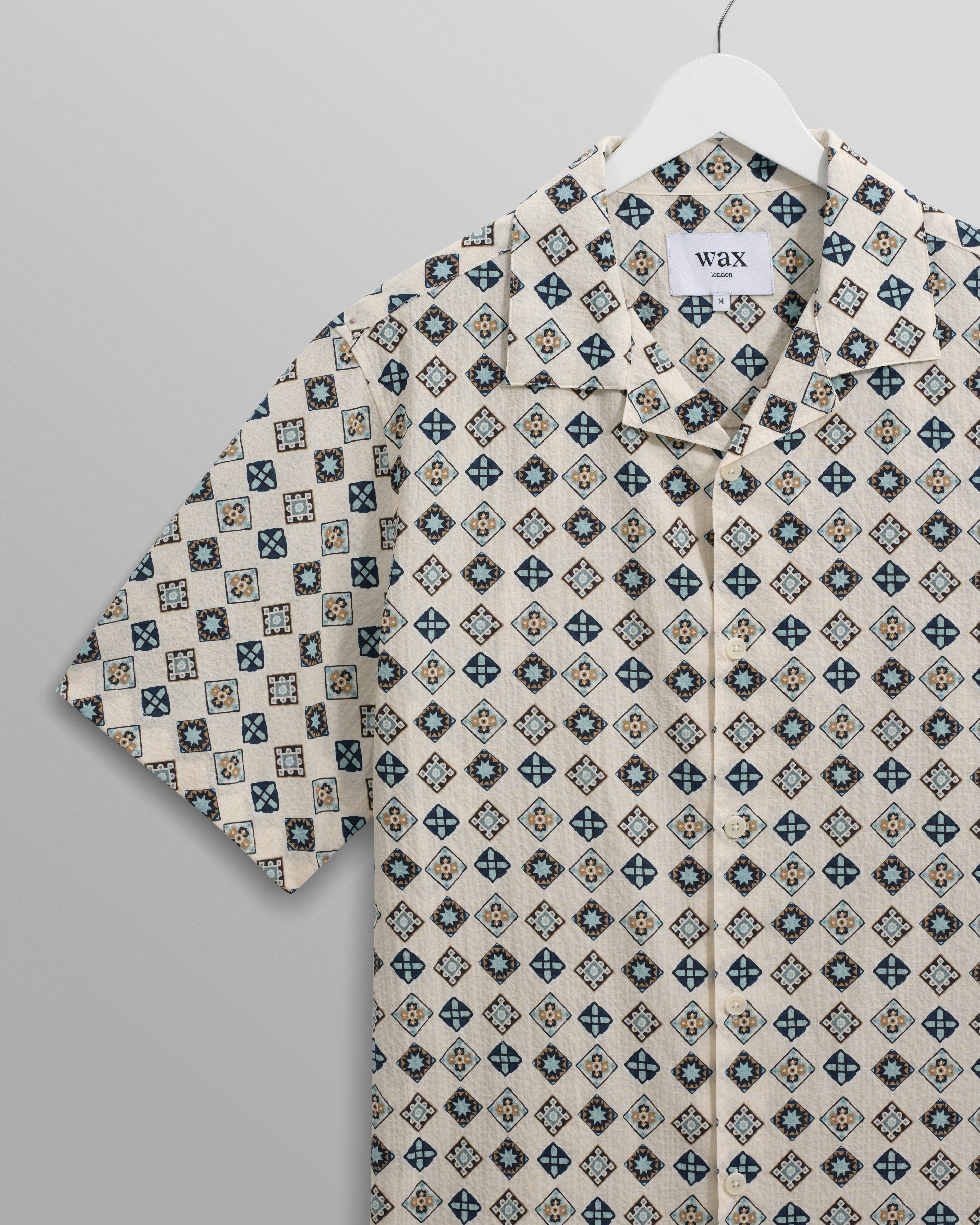 Didcot - Ecru And Multicolour Geometric Tile Seersucker Short-Sleeve Shirt