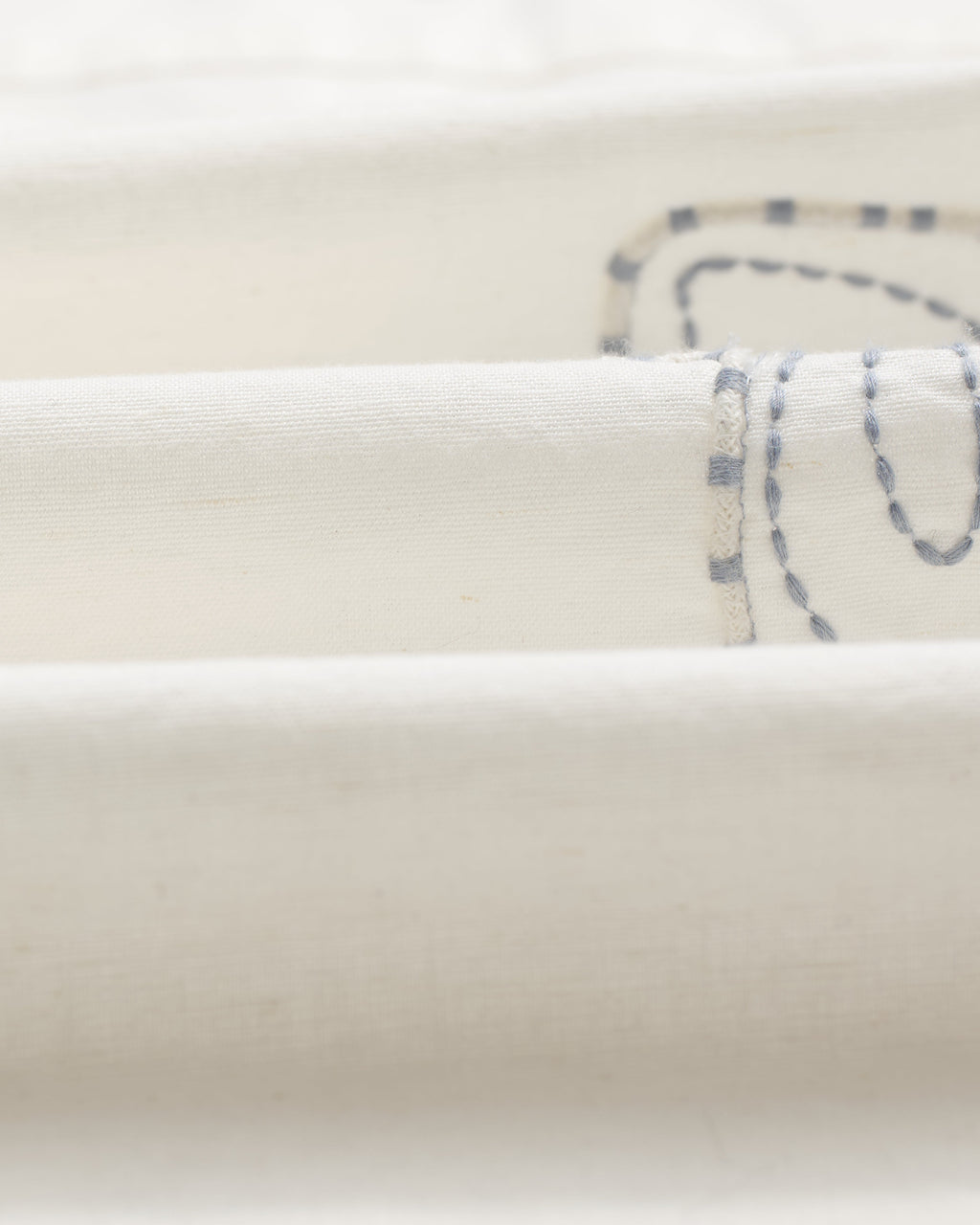 Didcot - Ecru And Blue Floral Embroidered Short-Sleeve Shirt