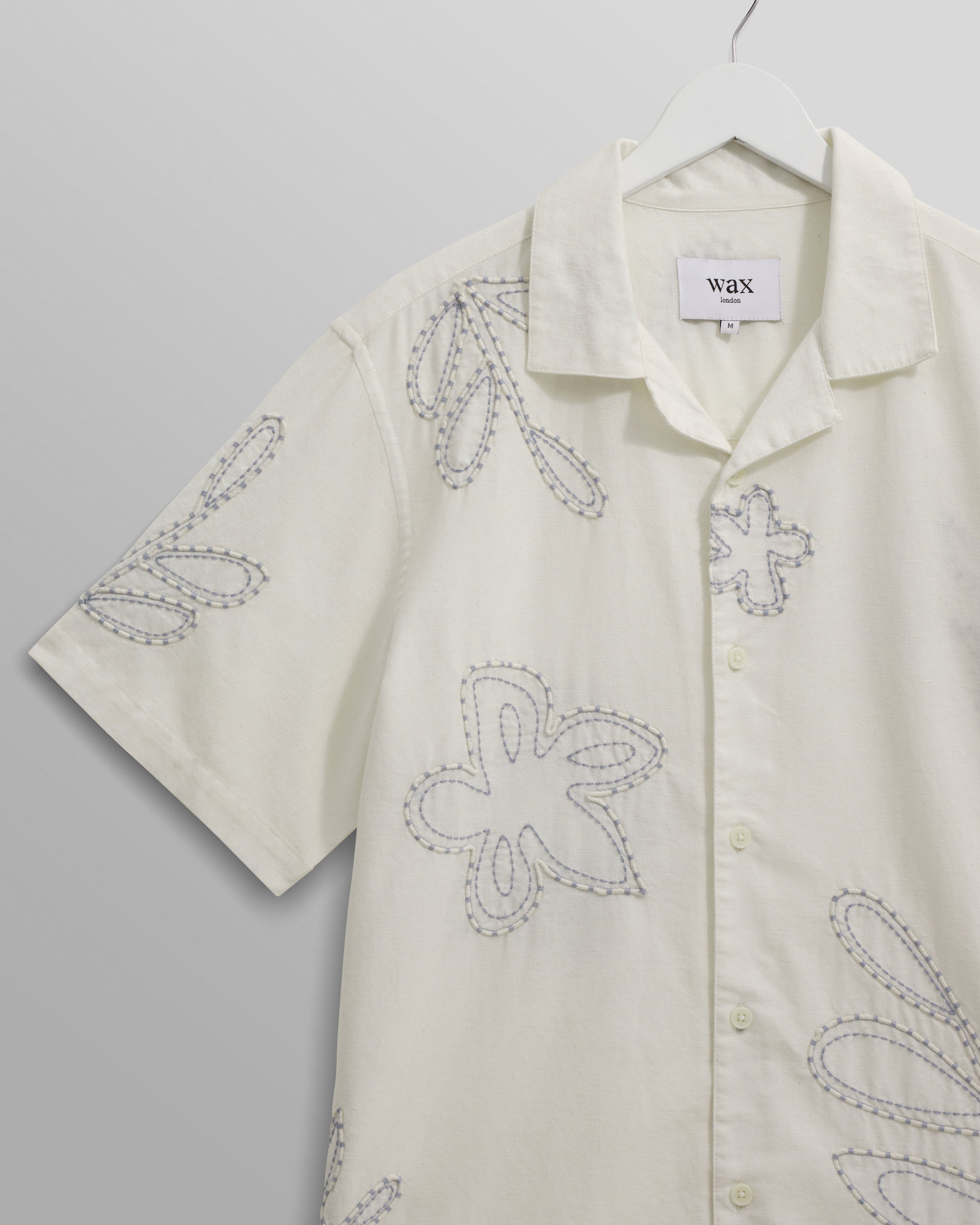 Didcot - Ecru And Blue Floral Embroidered Short-Sleeve Shirt