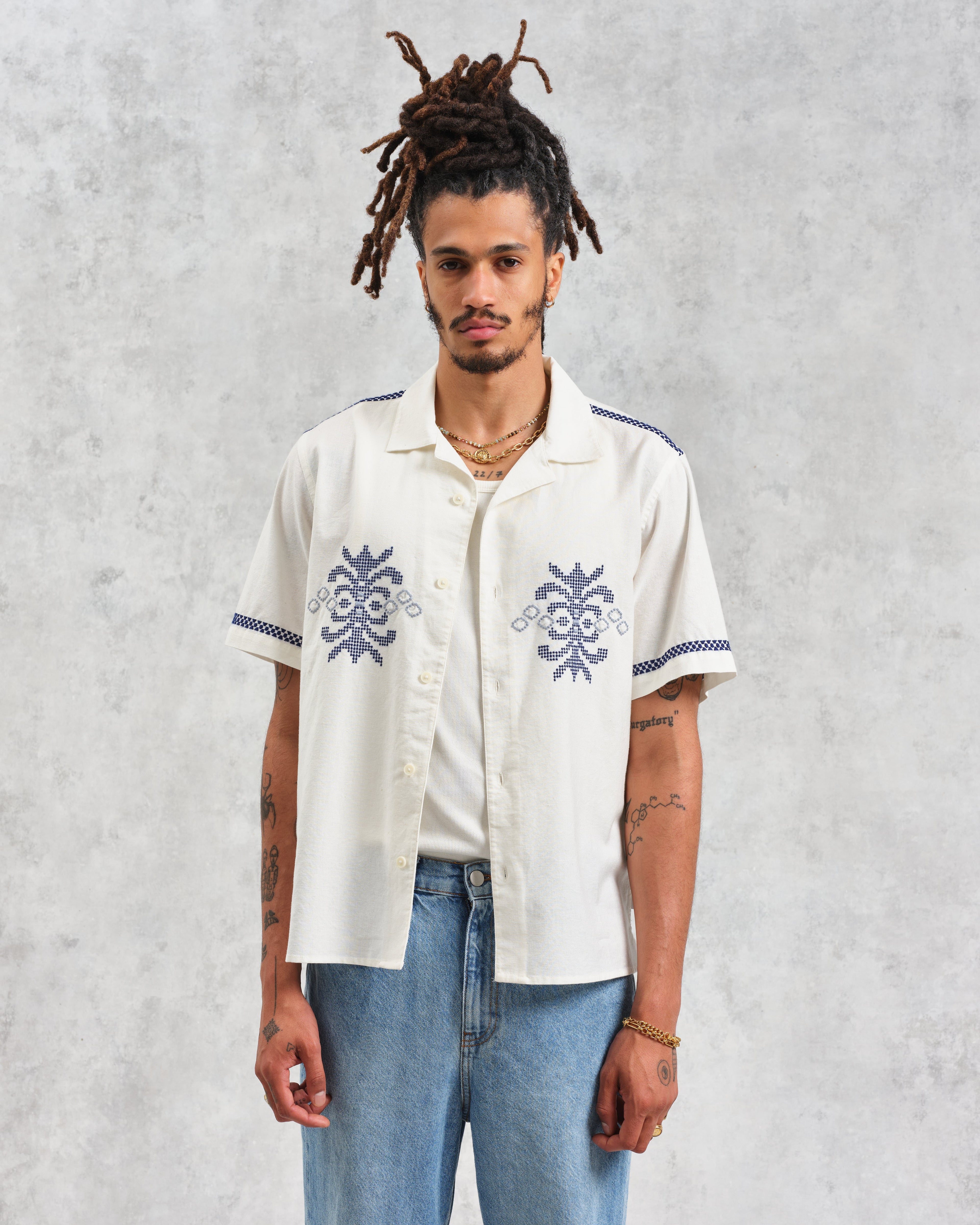 Didcot - Ecru Motif Embroidered Short-Sleeve Shirt