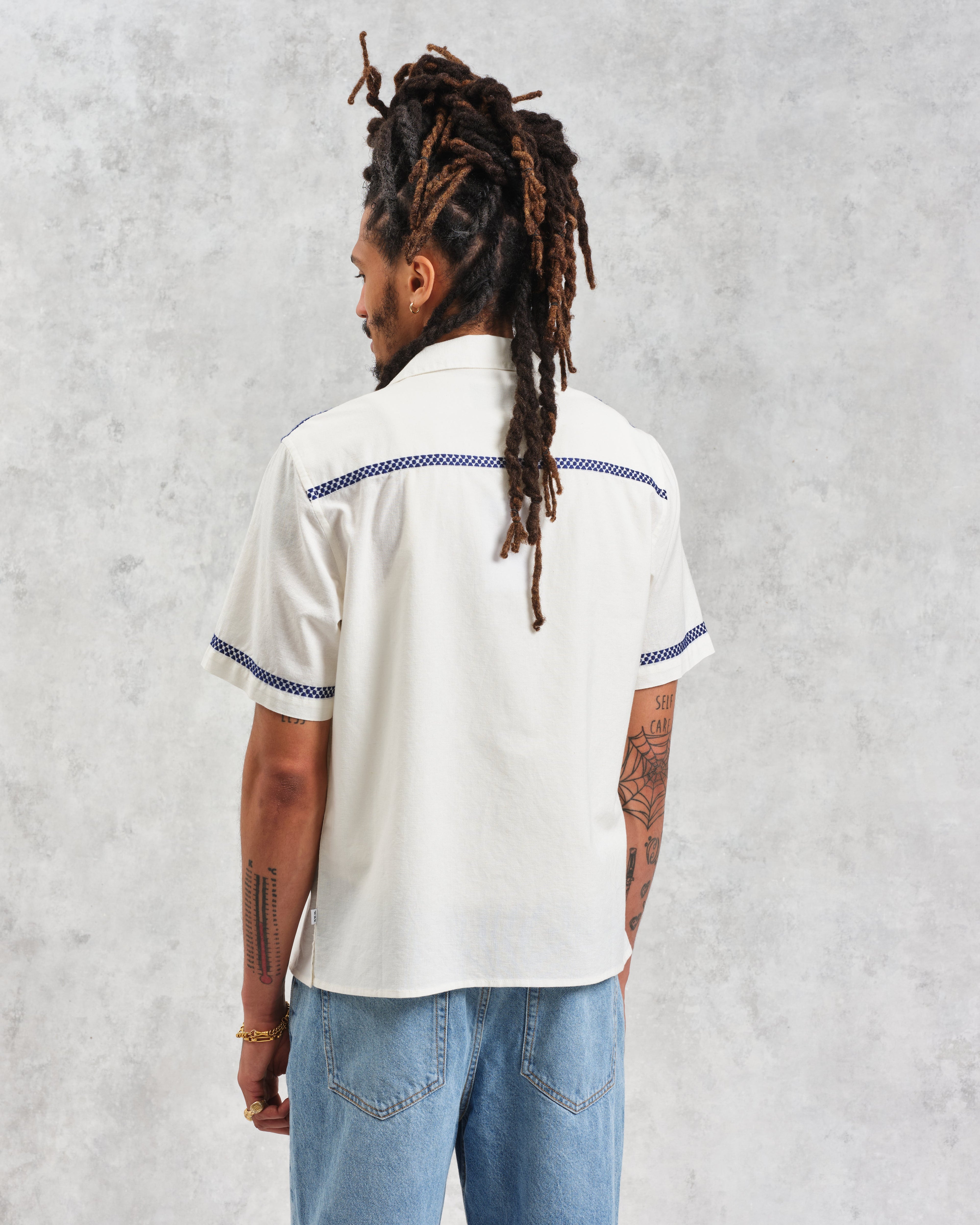 Didcot - Ecru Motif Embroidered Short-Sleeve Shirt