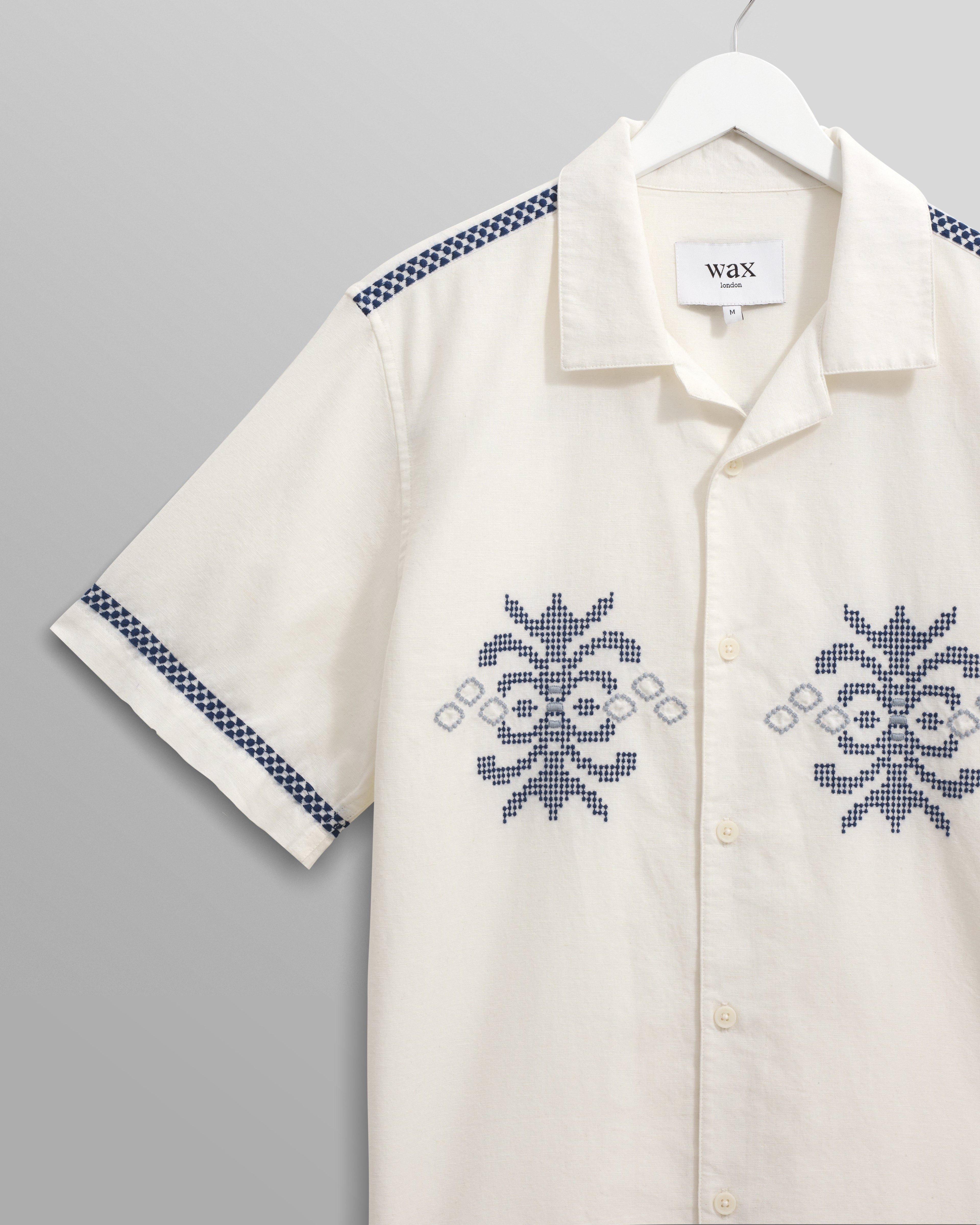 Didcot - Ecru Motif Embroidered Short-Sleeve Shirt