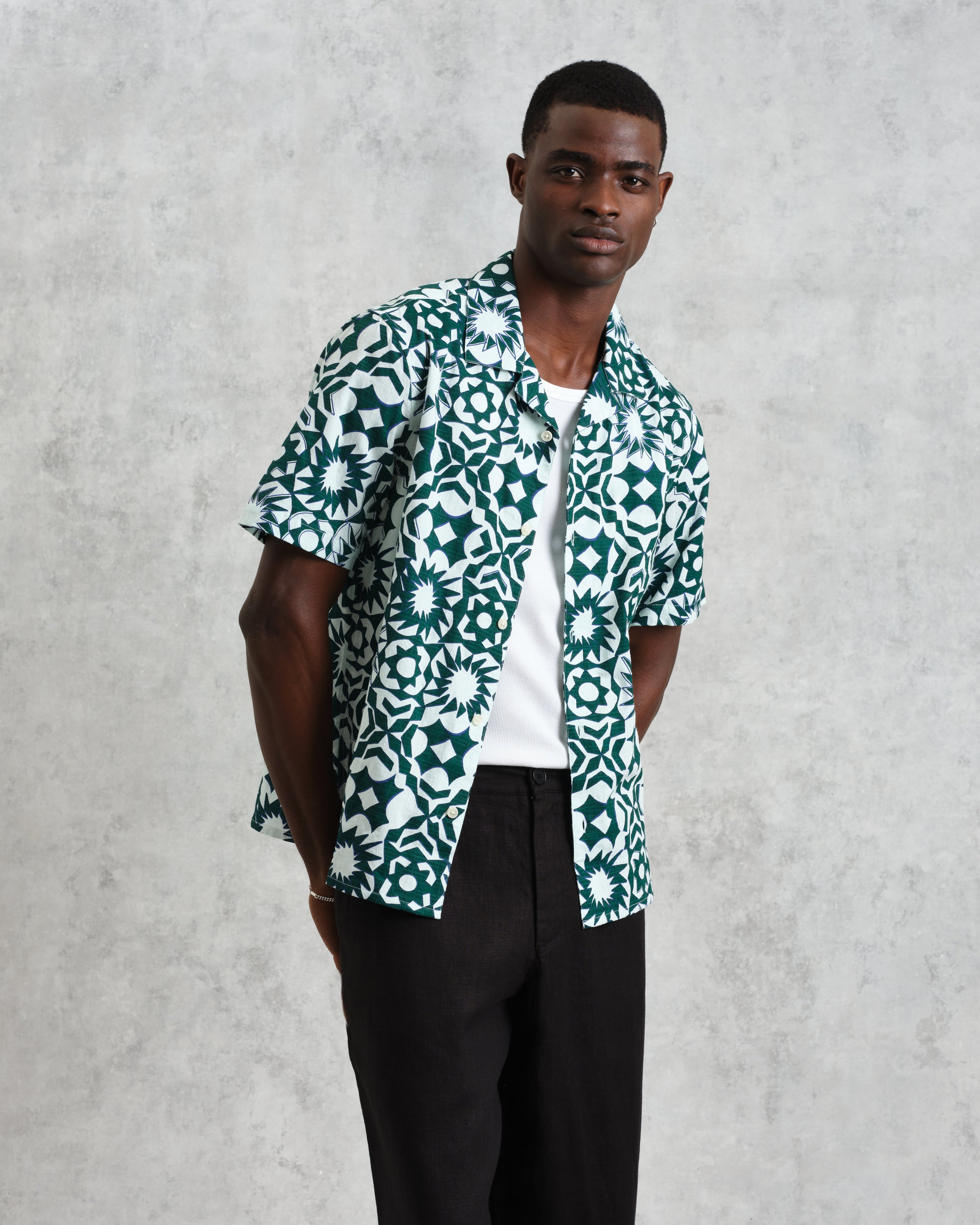 Didcot - Green And White Geometric Cotton Short-Sleeve Shirt