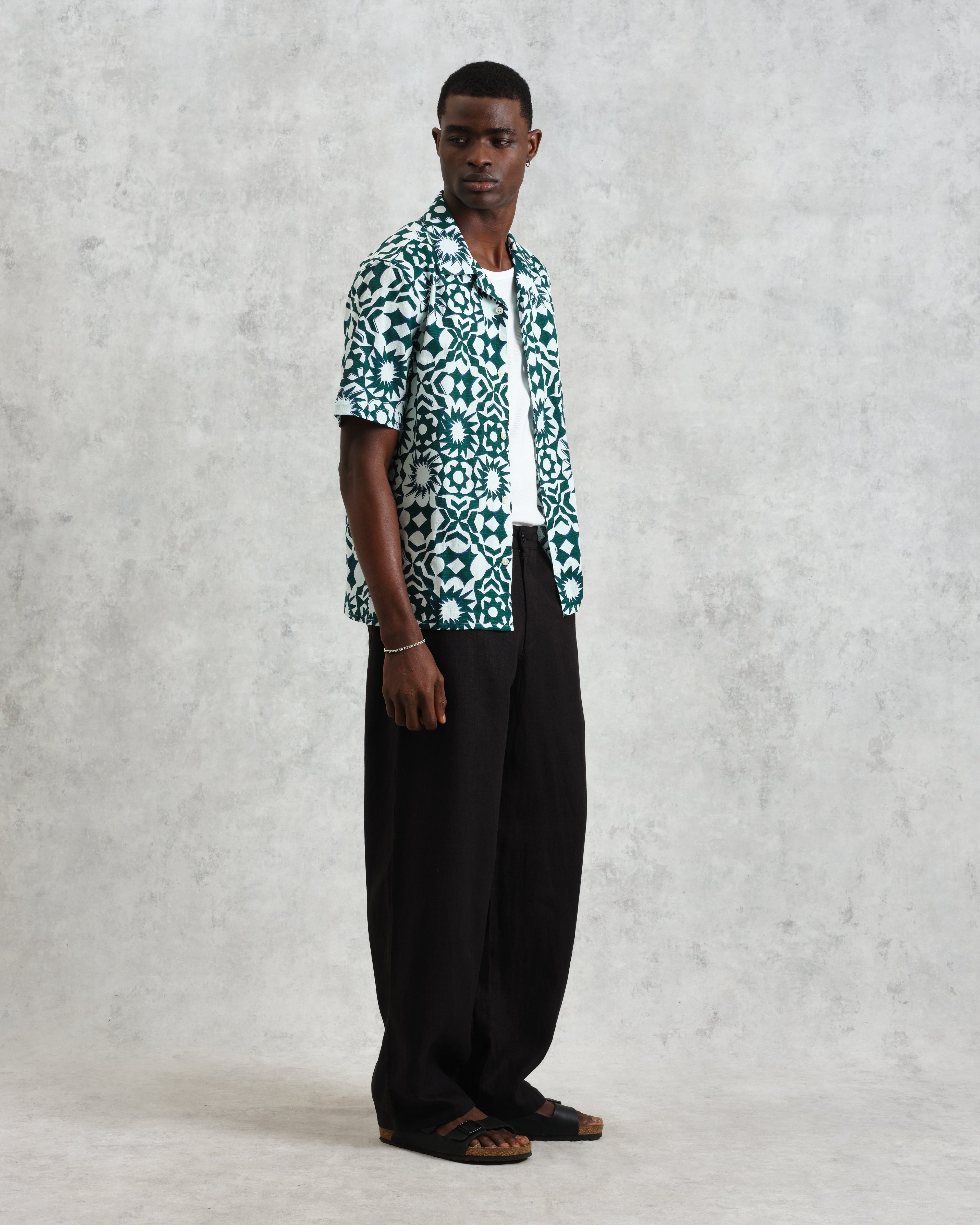 Didcot - Green And White Geometric Cotton Short-Sleeve Shirt