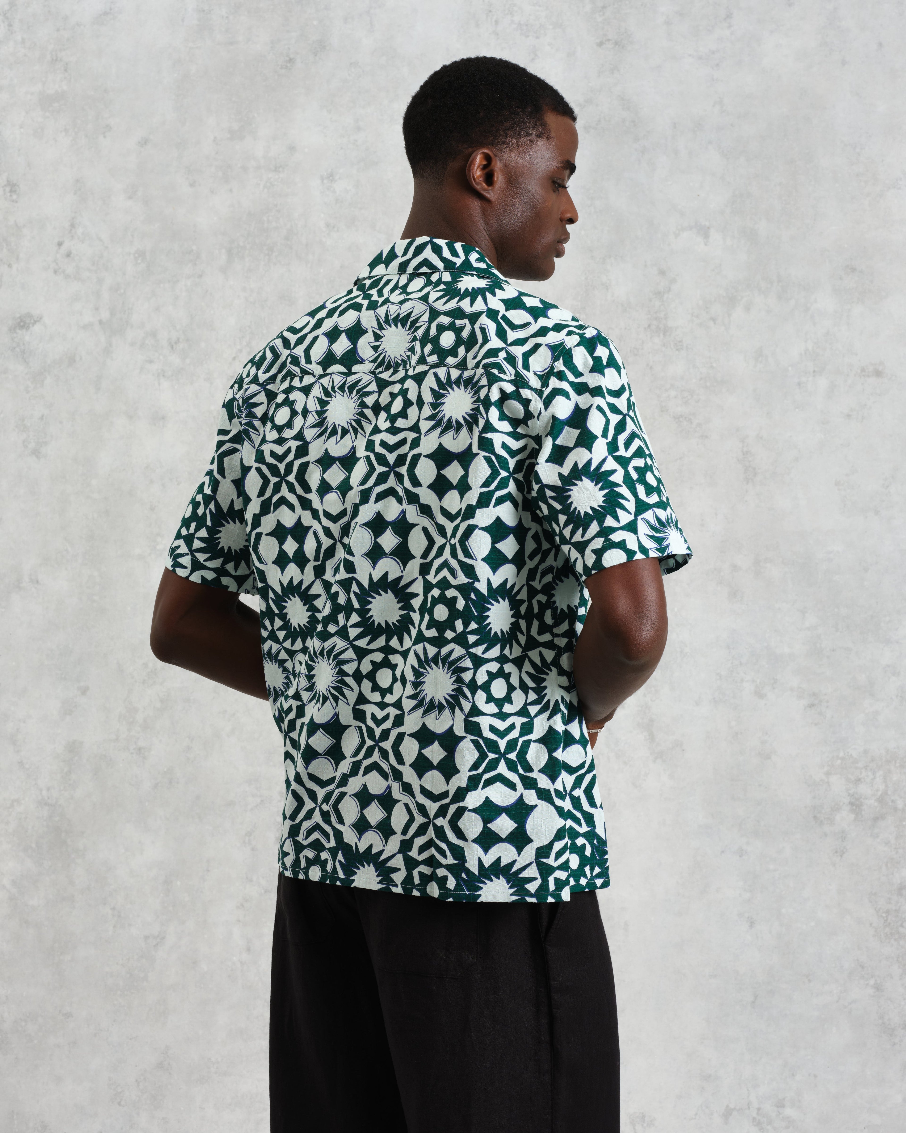 Didcot - Green And White Geometric Cotton Short-Sleeve Shirt