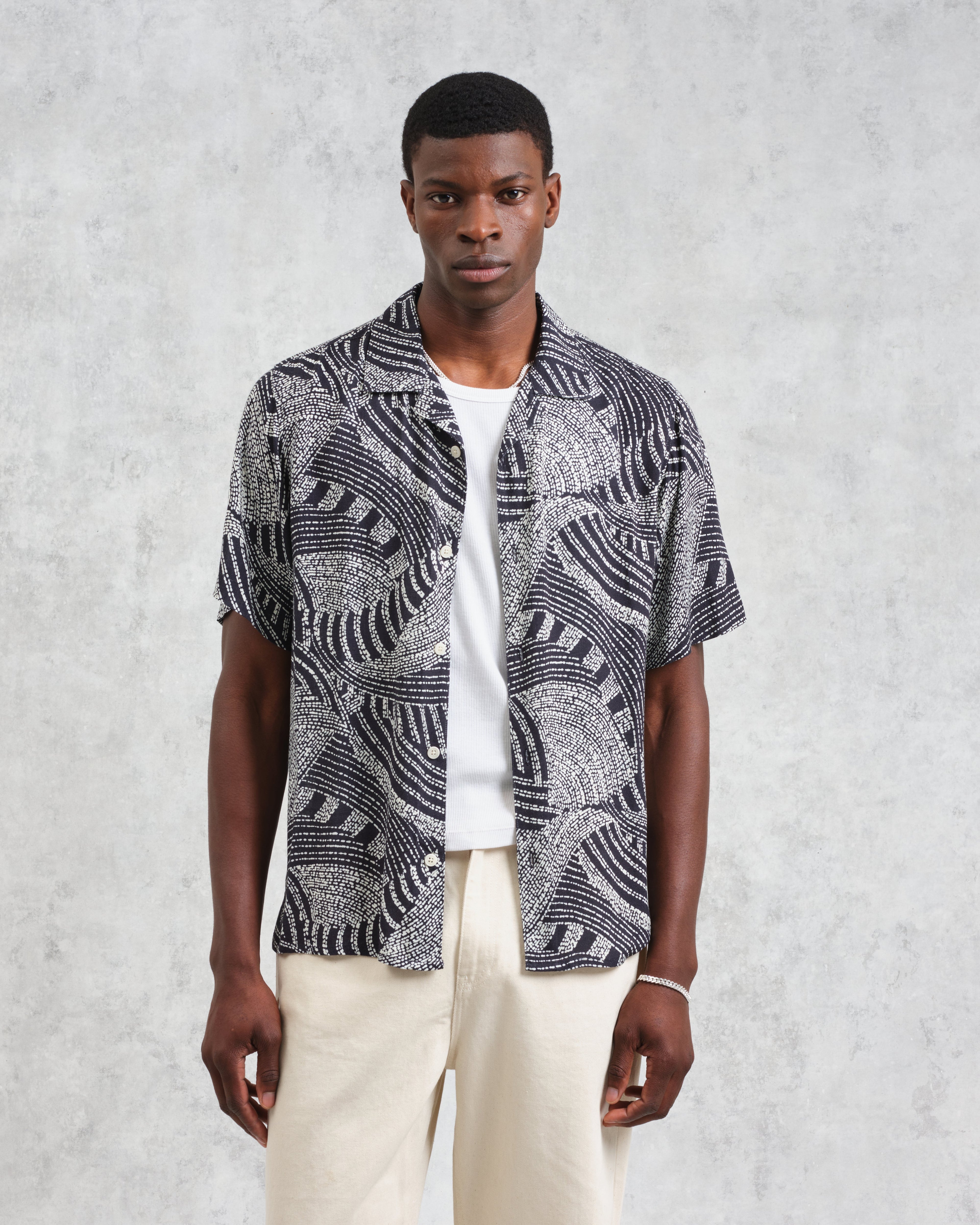 Didcot - Navy And Ecru Abstract Print Short-Sleeve Shirt