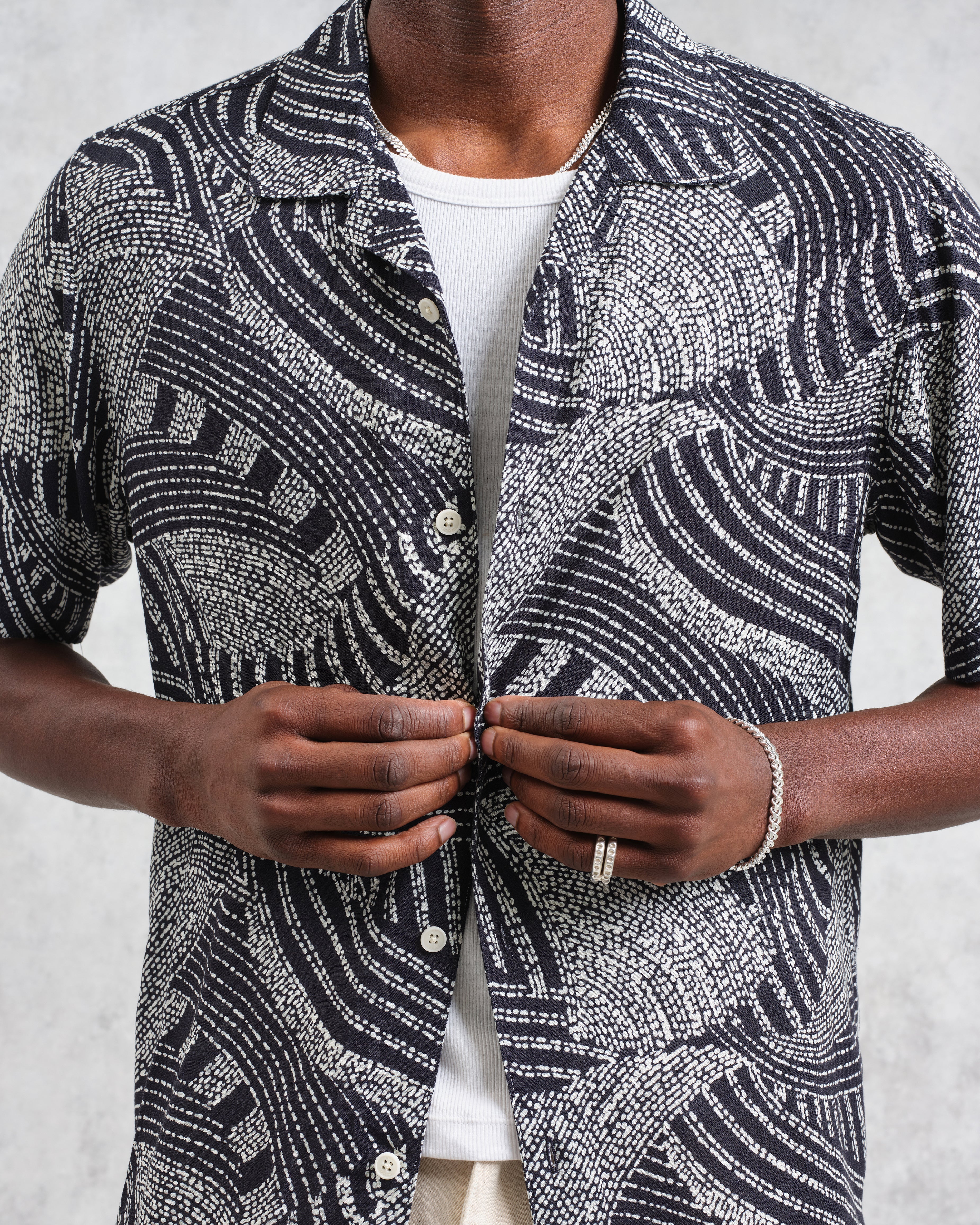 Didcot - Navy And Ecru Abstract Print Short-Sleeve Shirt