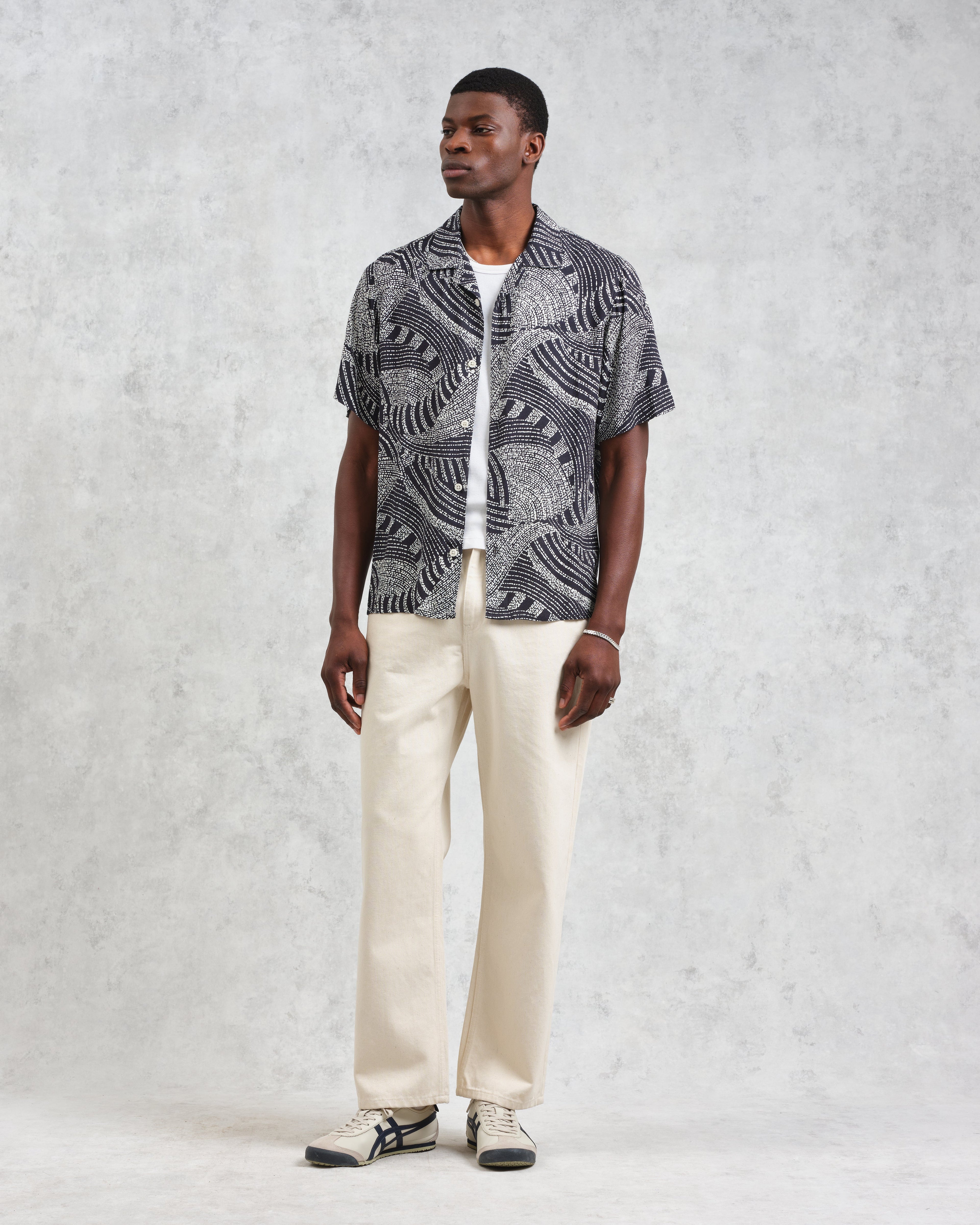 Didcot - Navy And Ecru Abstract Print Short-Sleeve Shirt