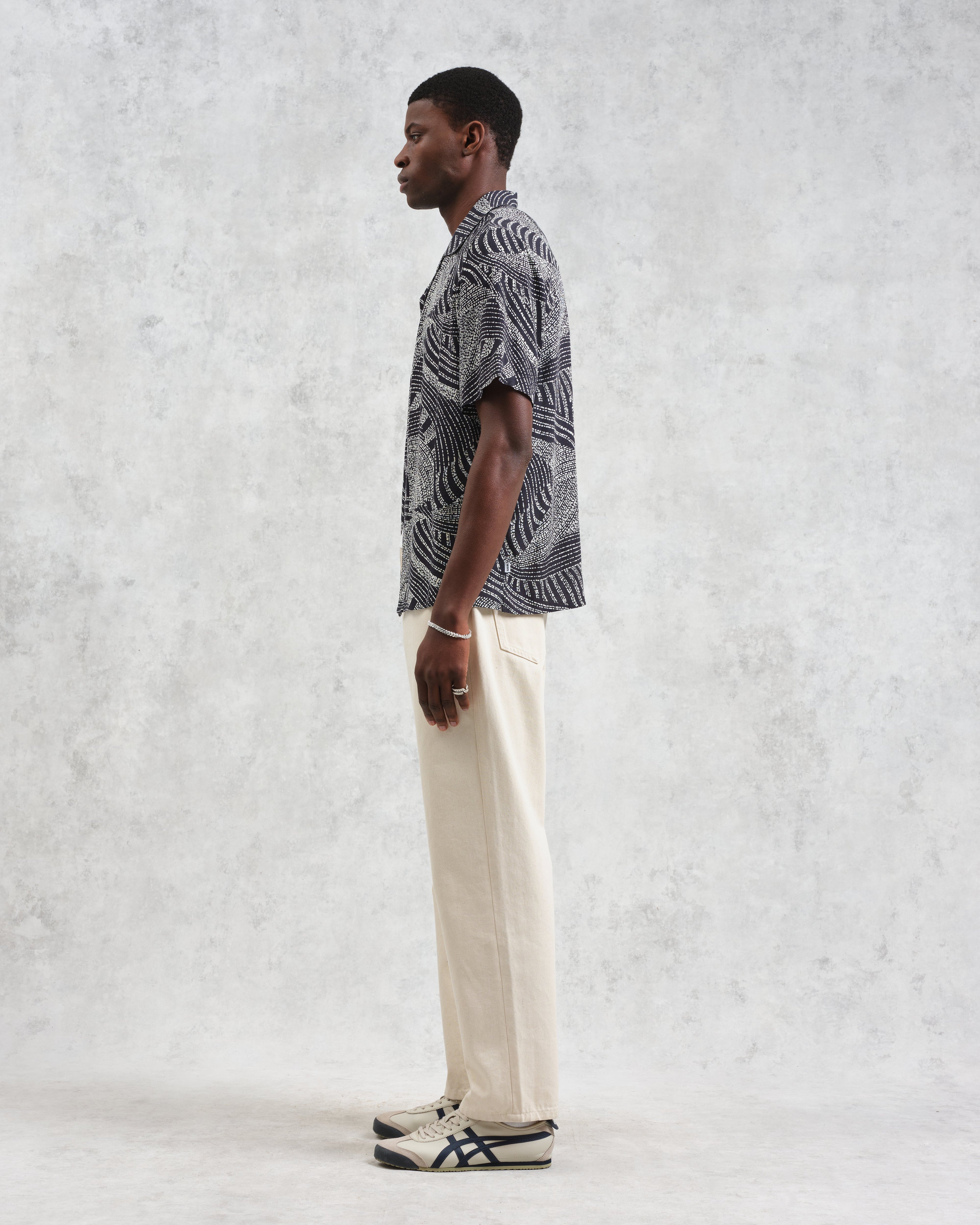 Didcot - Navy And Ecru Abstract Print Short-Sleeve Shirt