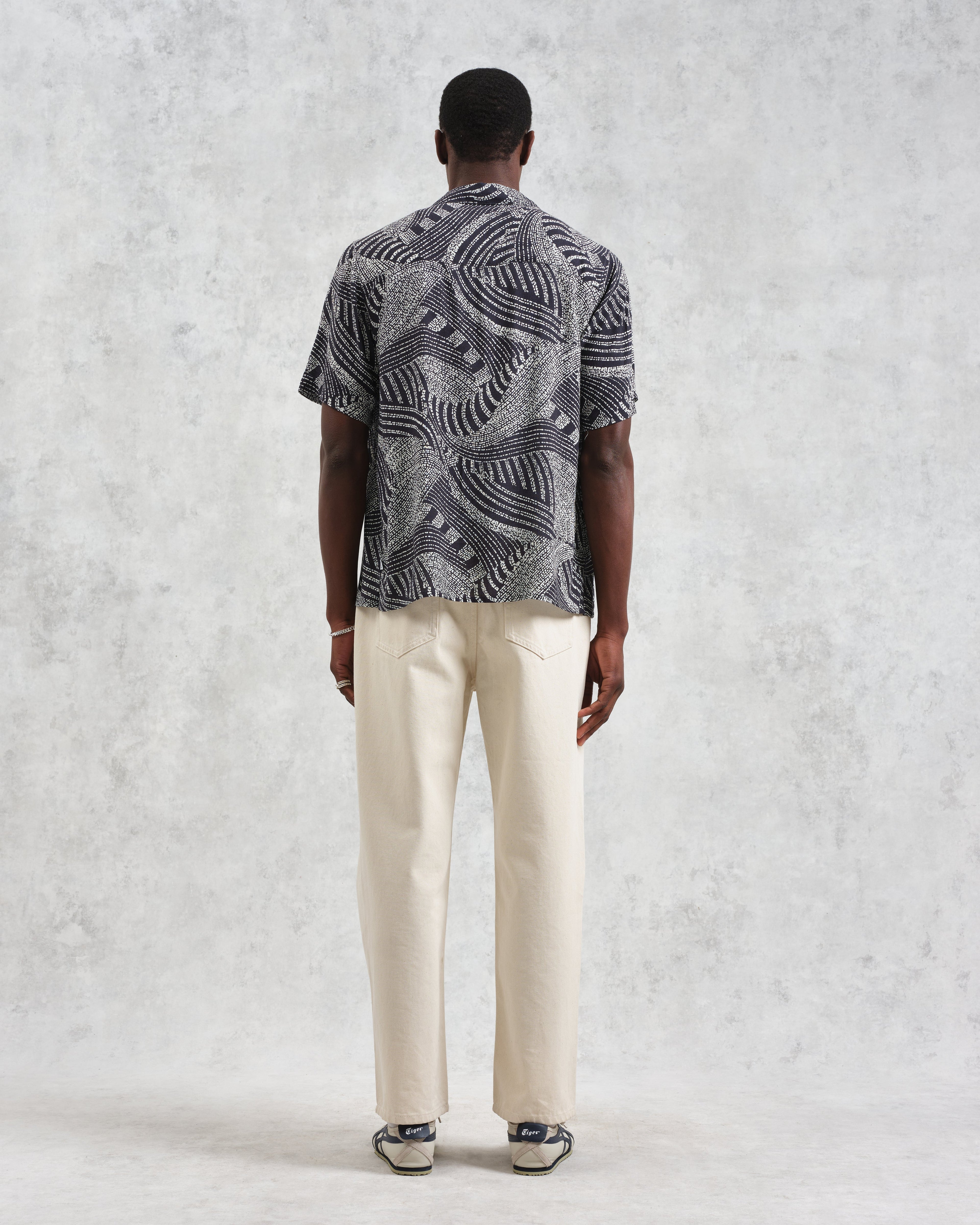 Didcot - Navy And Ecru Abstract Print Short-Sleeve Shirt