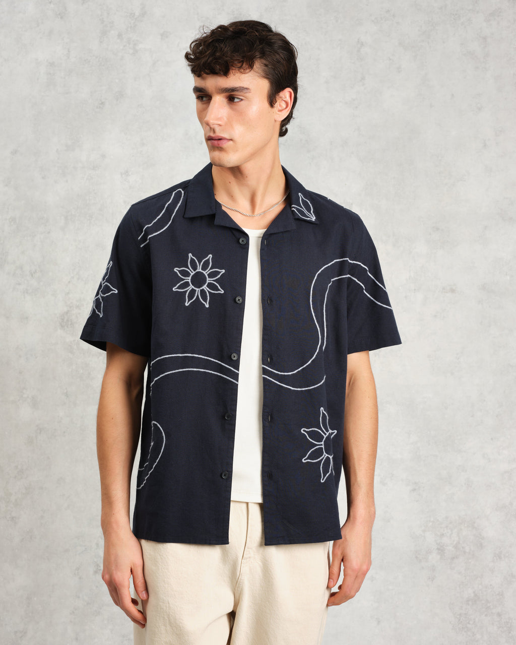 Didcot - Navy Bold Floral Embroidered Short-Sleeve Shirt