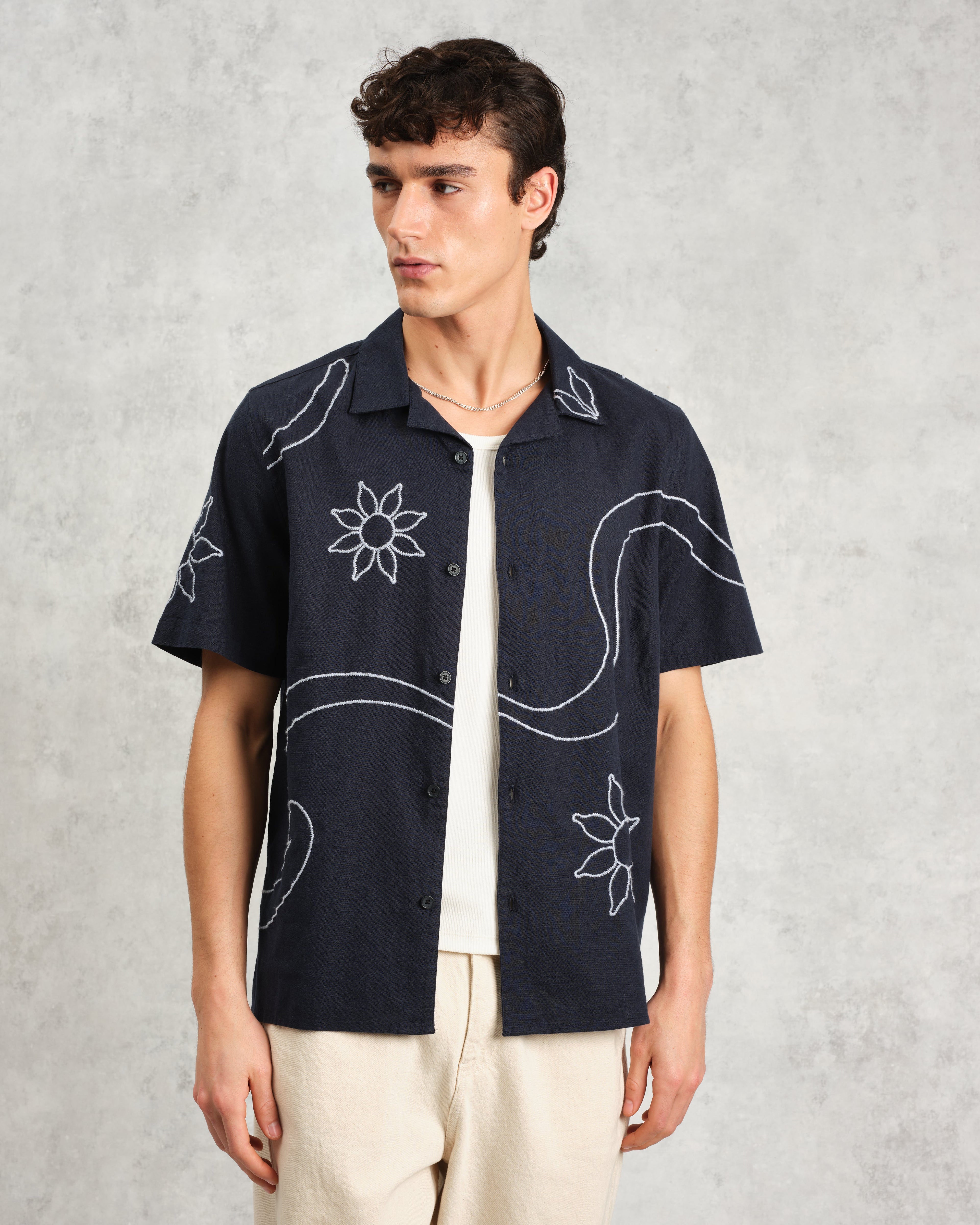 Didcot - Navy Bold Floral Embroidered Short-Sleeve Shirt