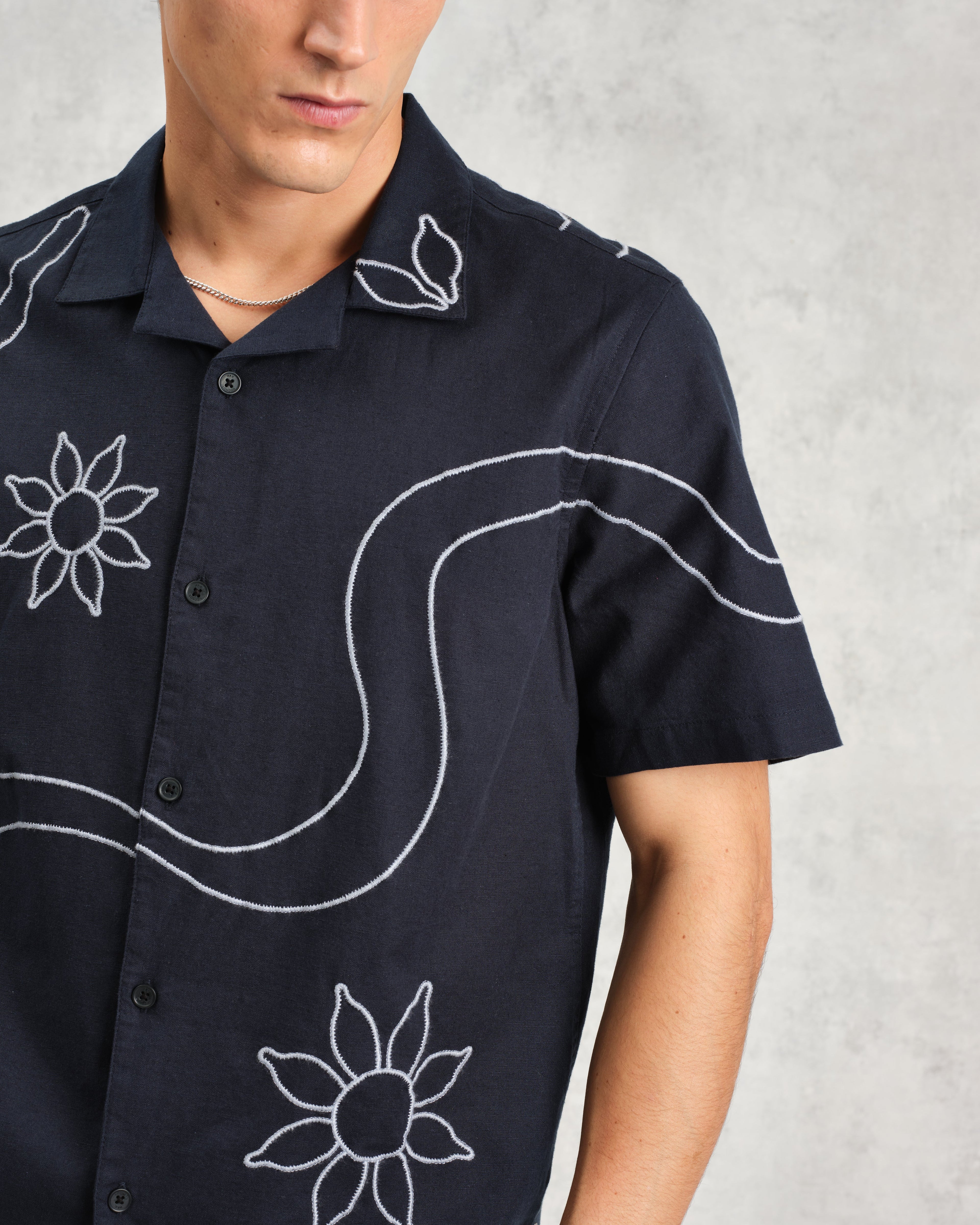 Didcot - Navy Bold Floral Embroidered Short-Sleeve Shirt