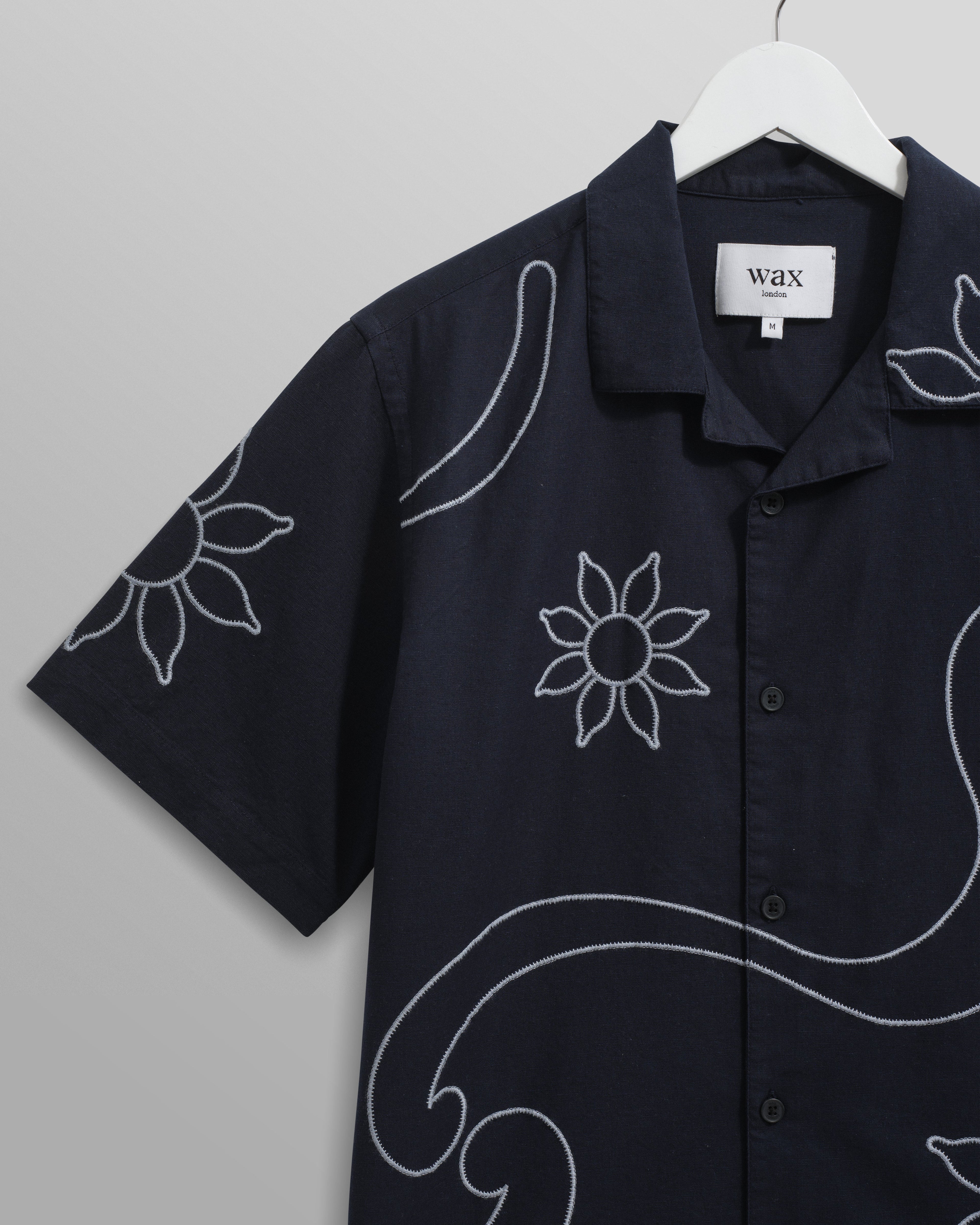 Didcot - Navy Bold Floral Embroidered Short-Sleeve Shirt