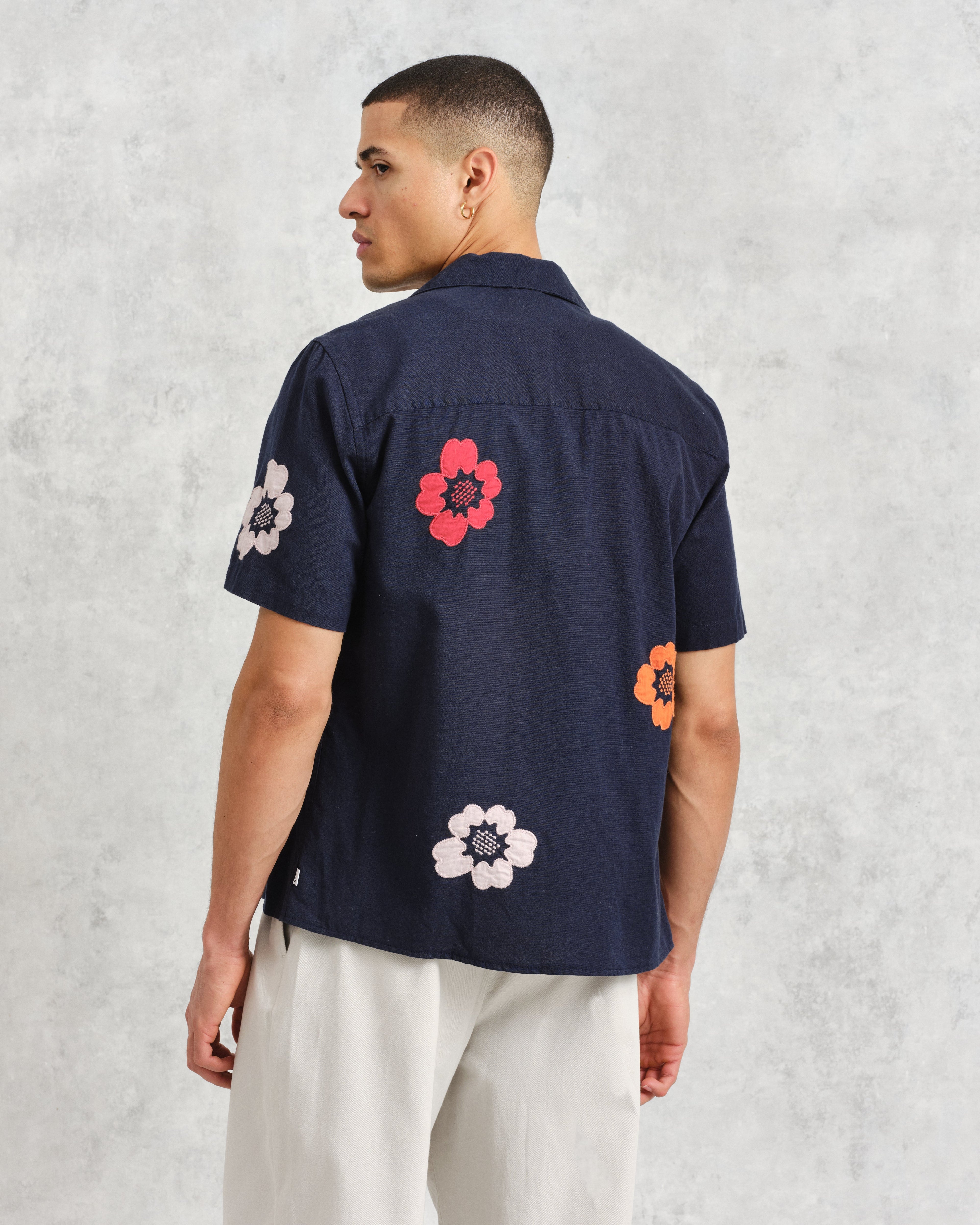 Didcot - Navy Floral Applique Short-Sleeve Shirt