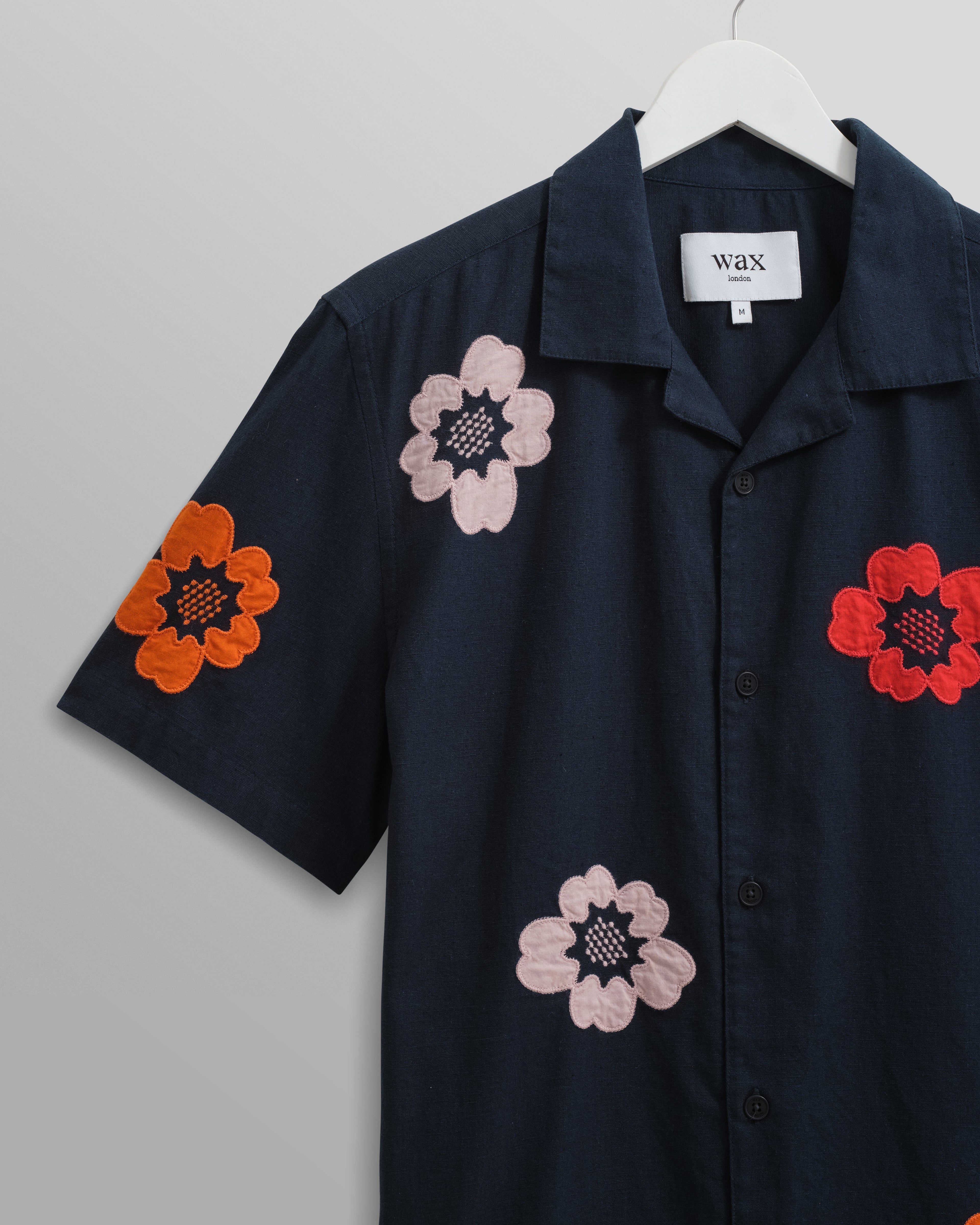 Didcot - Navy Floral Applique Short-Sleeve Shirt
