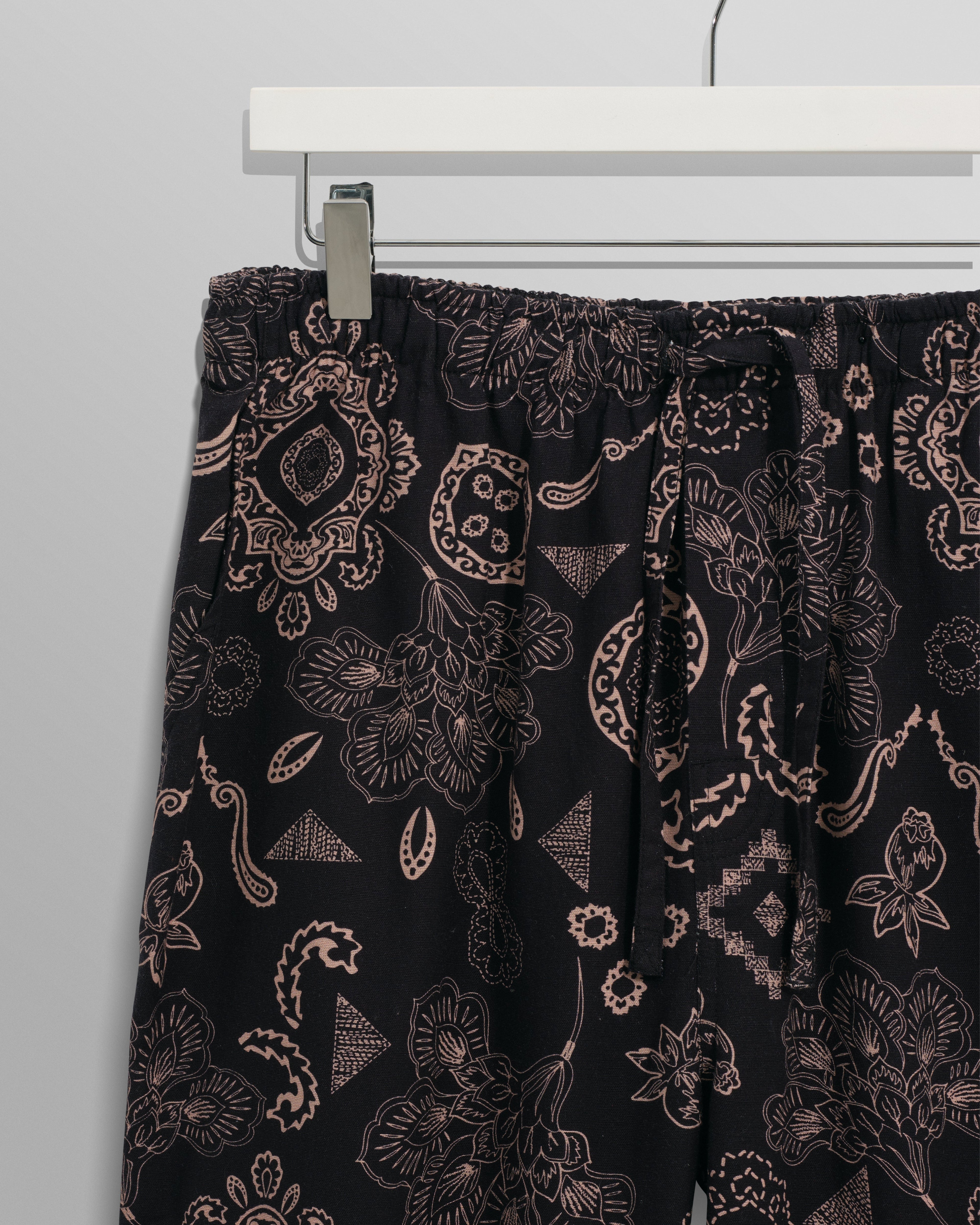 Hutton - Black And Beige Paisley Floral Lounge Trouser