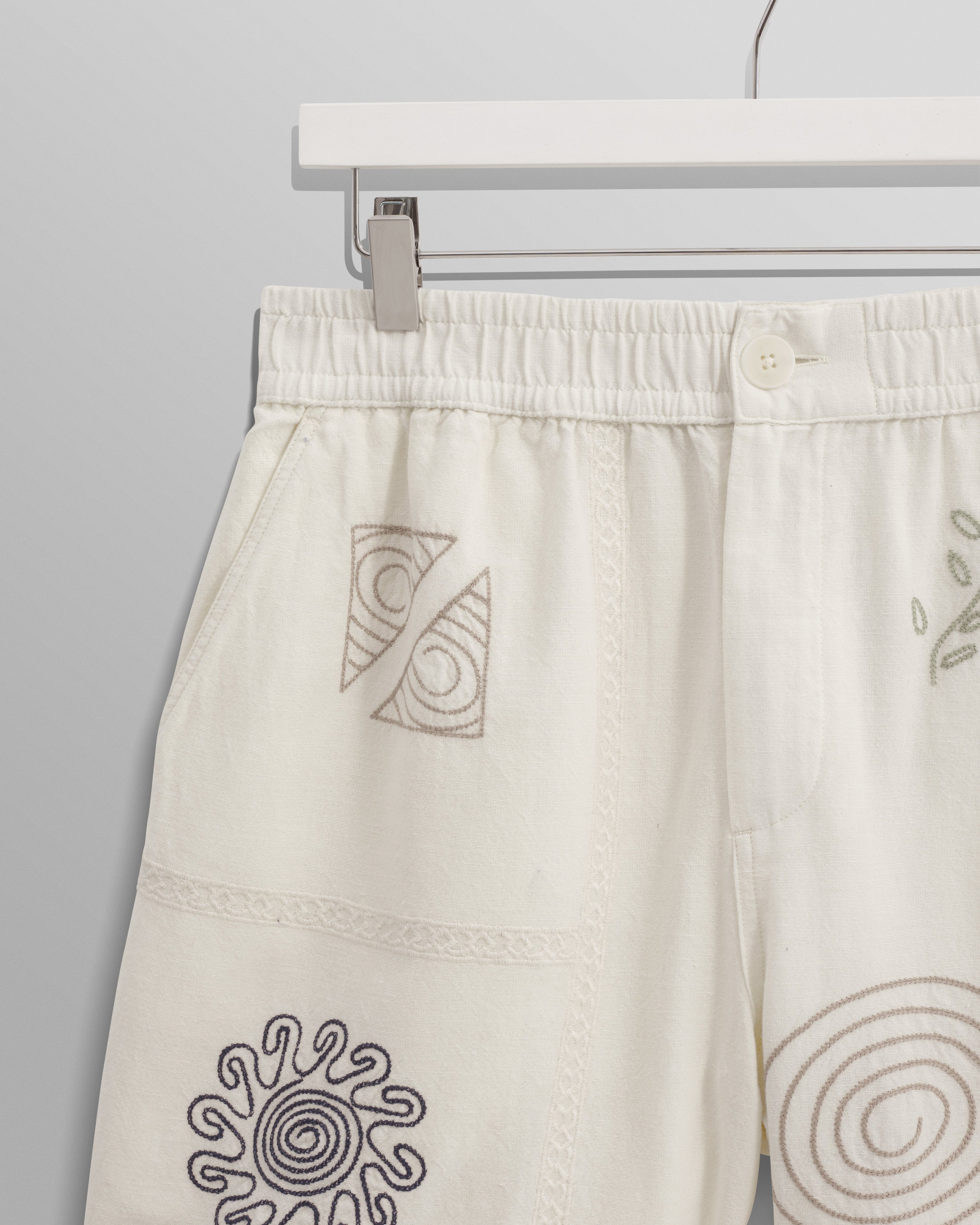 Kurt - Ecru Doodle Embroidered Shorts