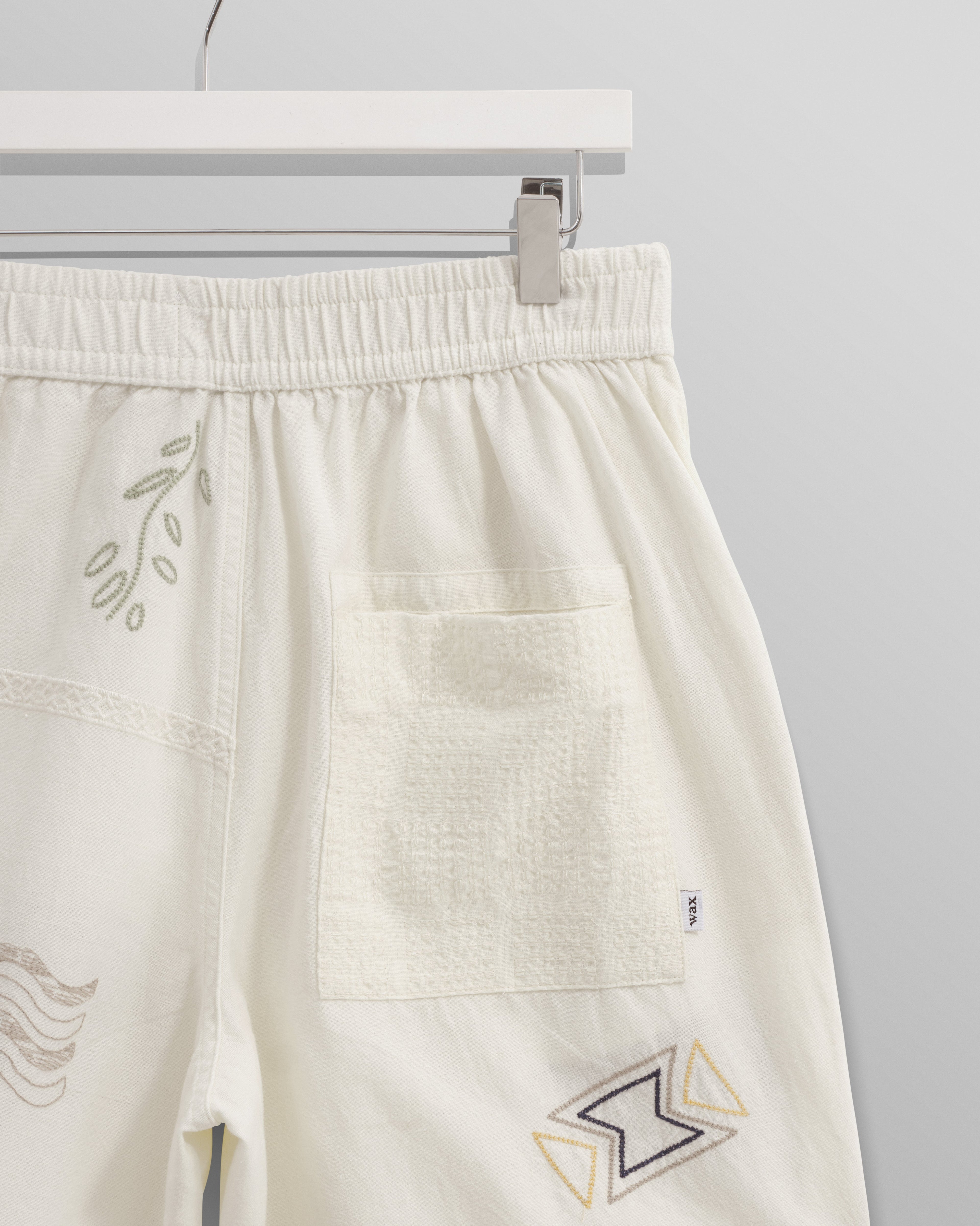 Kurt - Ecru Doodle Embroidered Shorts